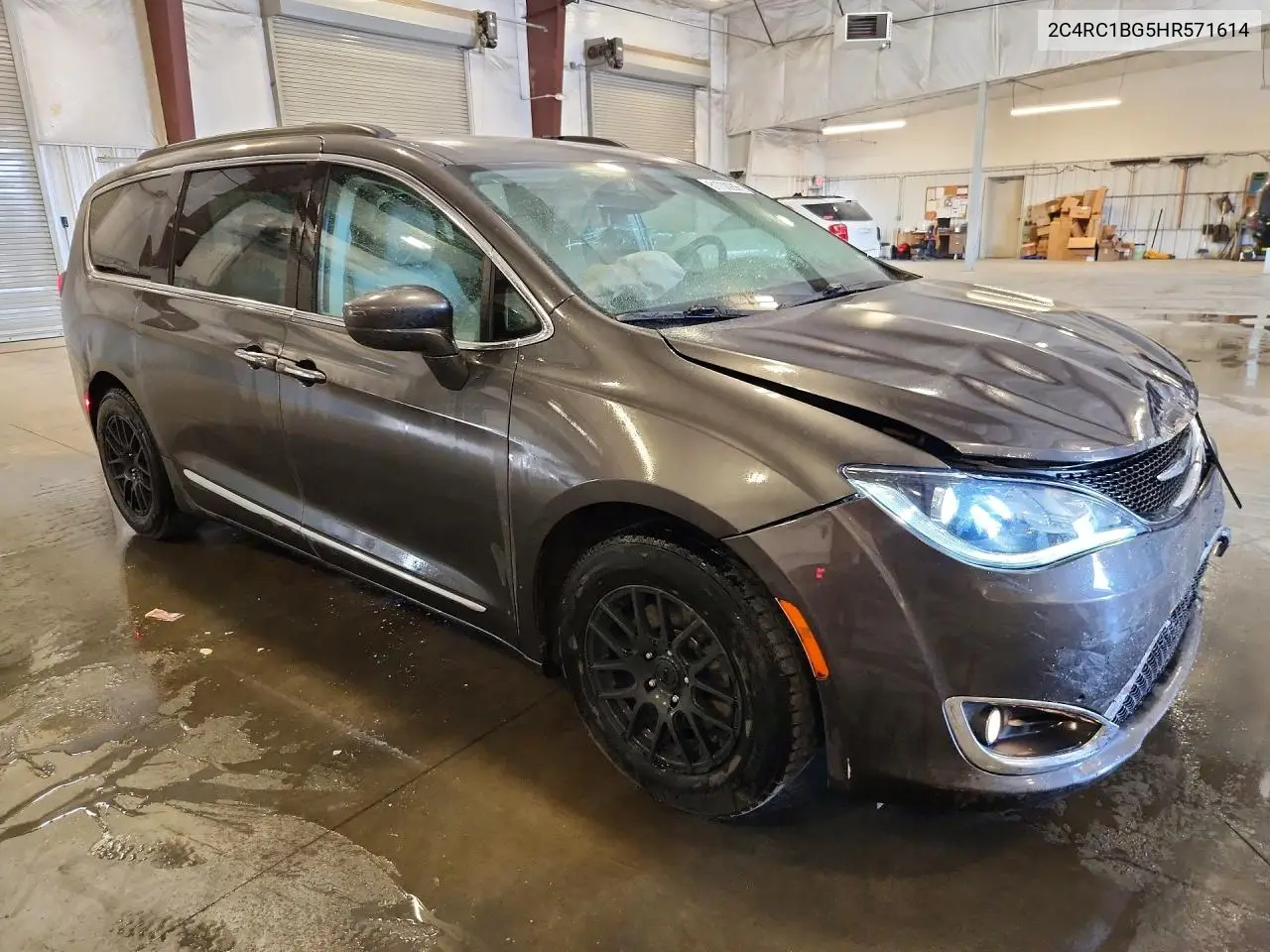 2017 Chrysler Pacifica Touring L VIN: 2C4RC1BG5HR571614 Lot: 61750286