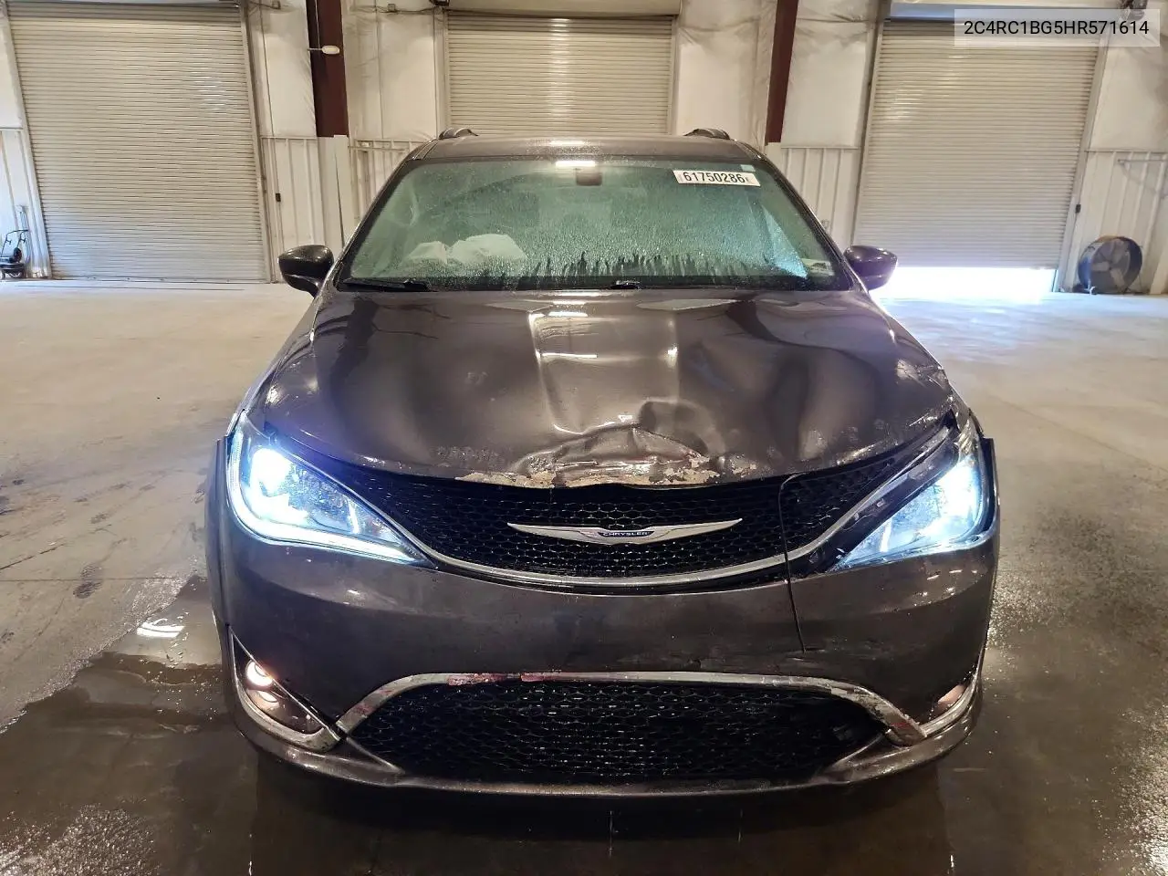 2017 Chrysler Pacifica Touring L VIN: 2C4RC1BG5HR571614 Lot: 61750286