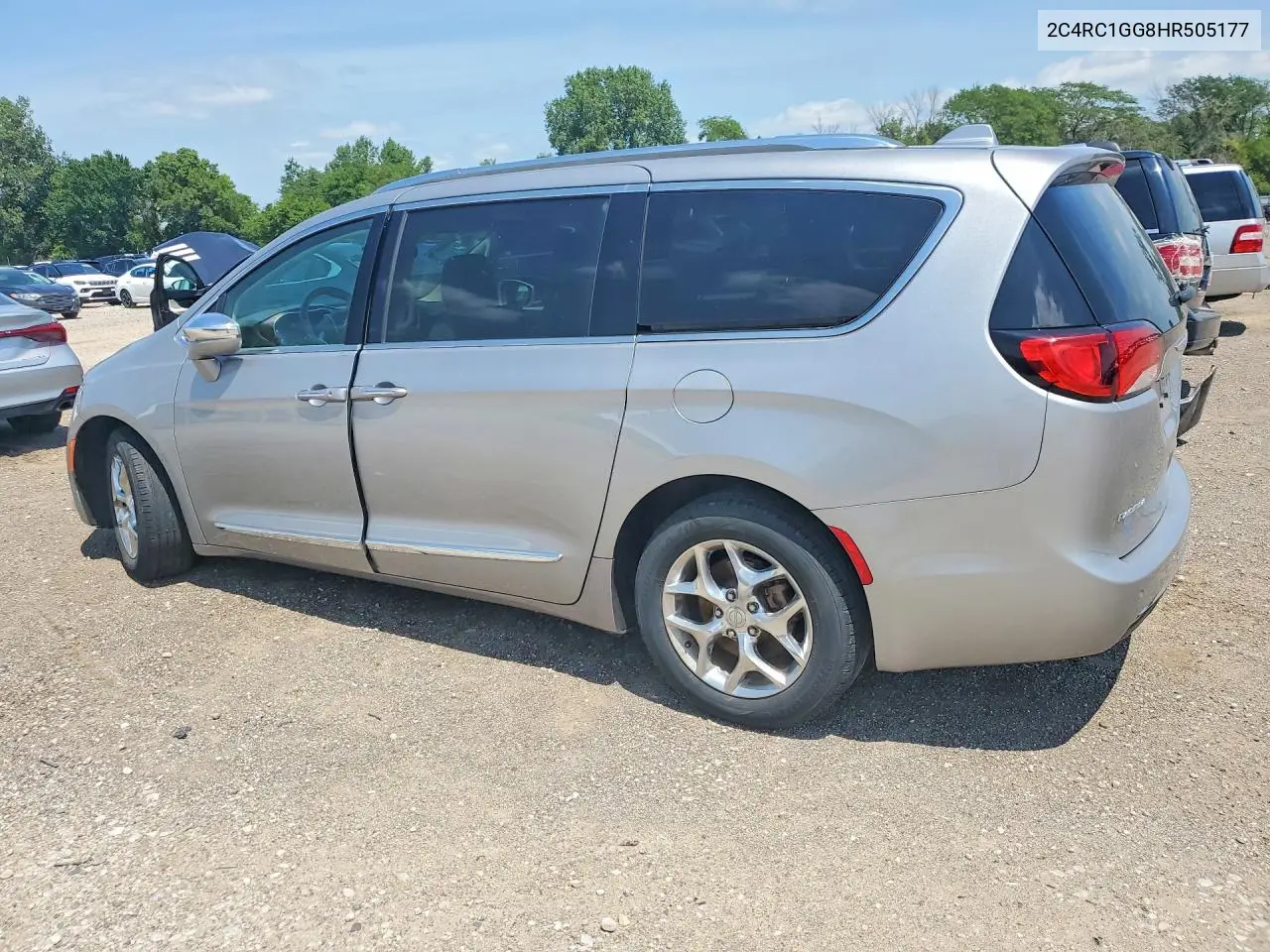 2017 Chrysler Pacifica Limited VIN: 2C4RC1GG8HR505177 Lot: 61850956