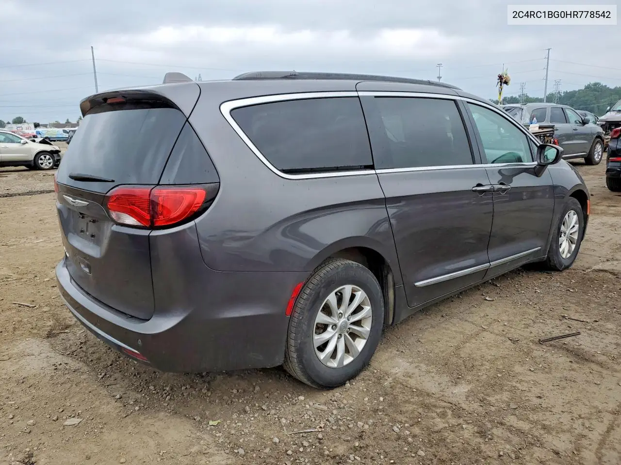 2017 Chrysler Pacifica Touring L VIN: 2C4RC1BG0HR778542 Lot: 61972256
