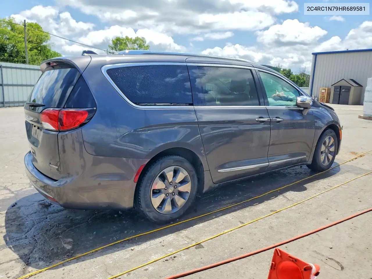 2017 Chrysler Pacifica Ehybrid Platinum VIN: 2C4RC1N79HR689581 Lot: 62018586