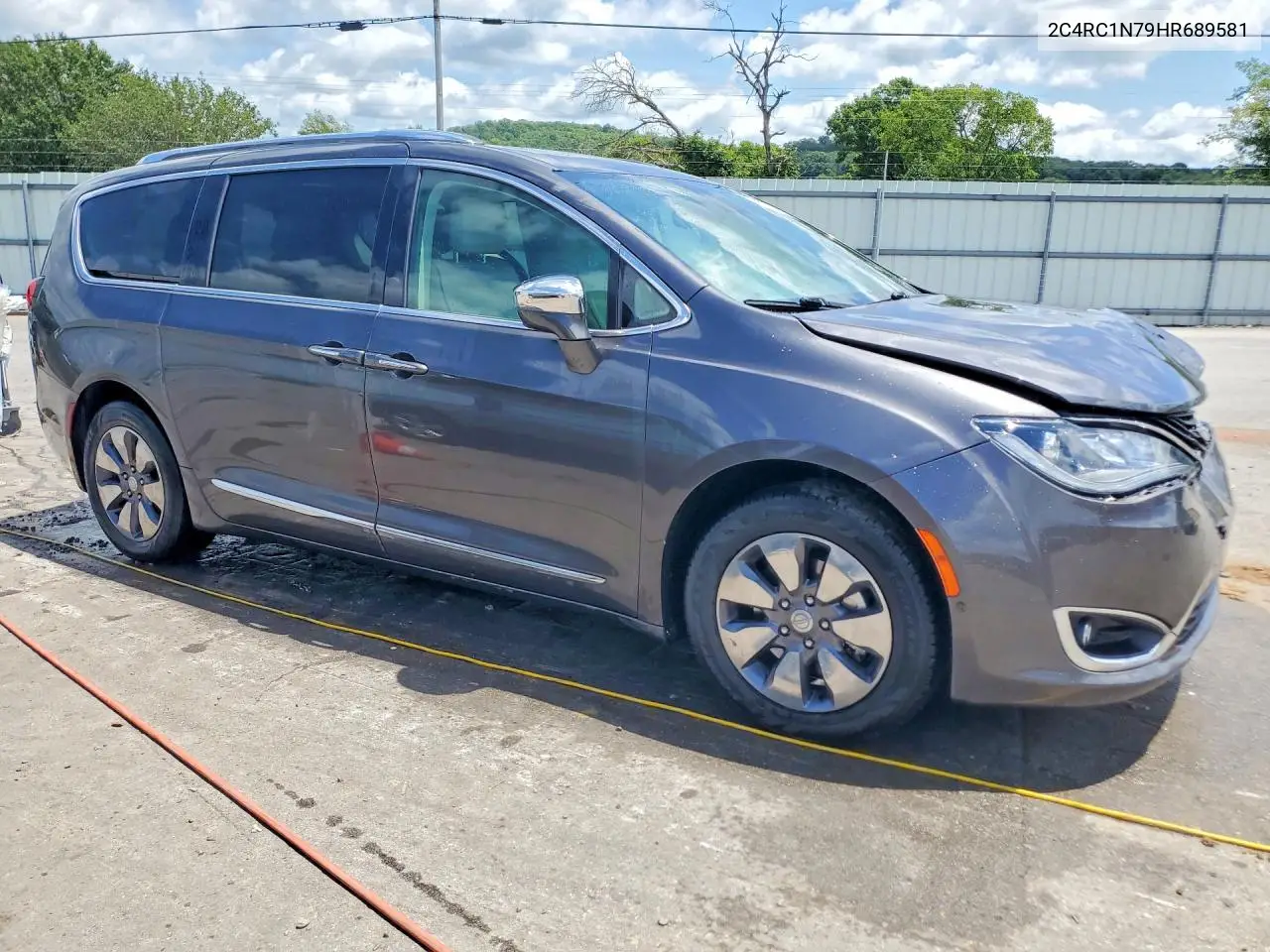 2017 Chrysler Pacifica Ehybrid Platinum VIN: 2C4RC1N79HR689581 Lot: 62018586