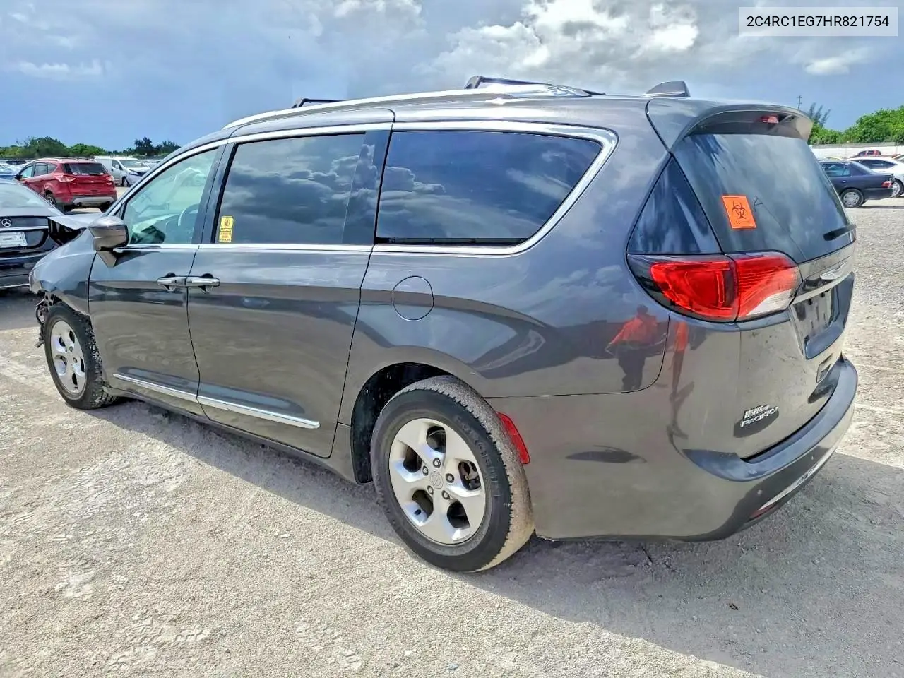 2C4RC1EG7HR821754 2017 Chrysler Pacifica Touring L Plus