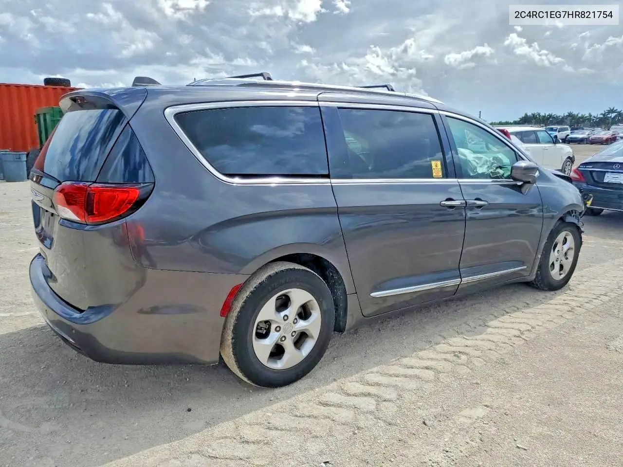 2C4RC1EG7HR821754 2017 Chrysler Pacifica Touring L Plus