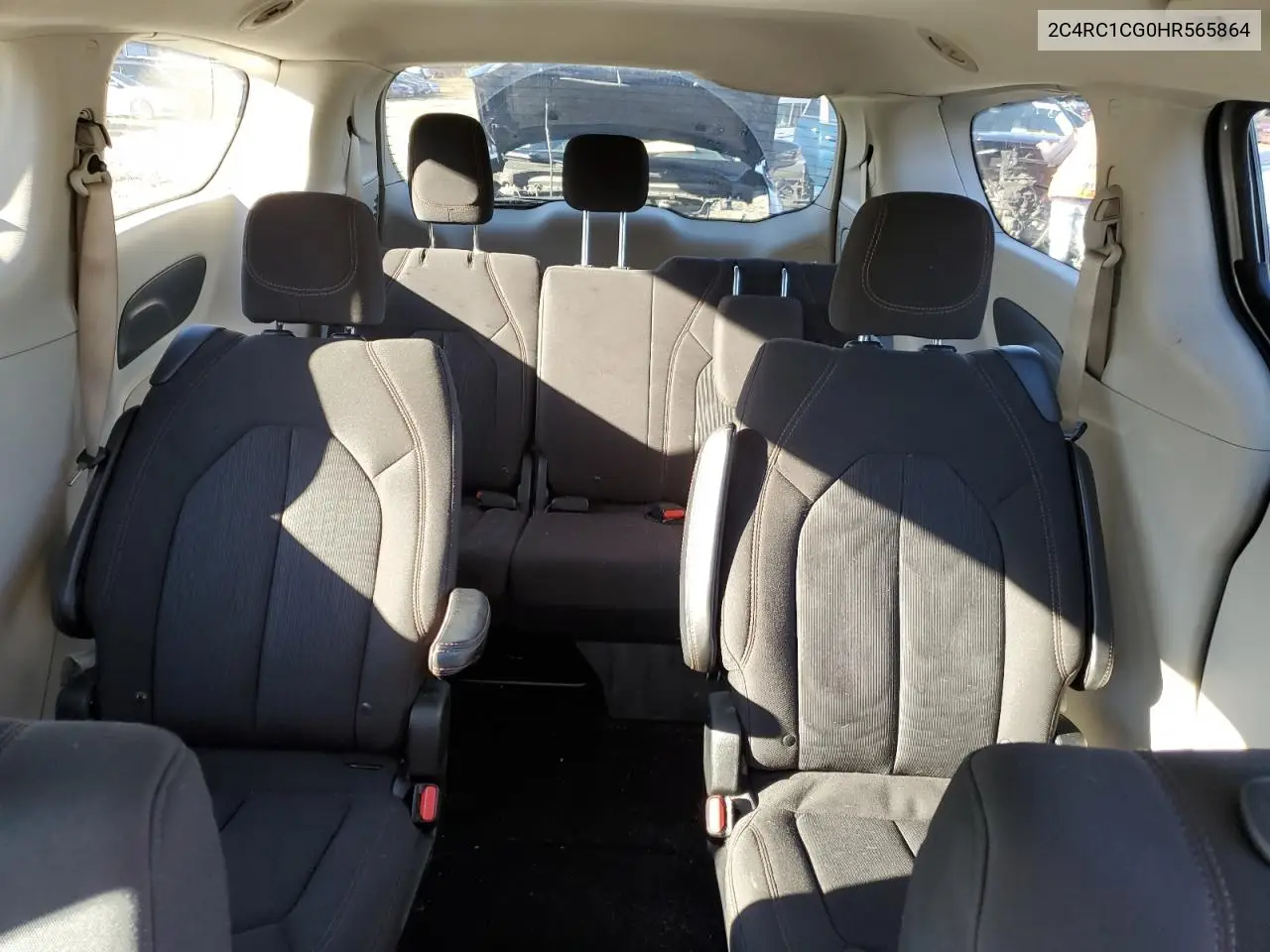 2C4RC1CG0HR565864 2017 Chrysler Pacifica Lx