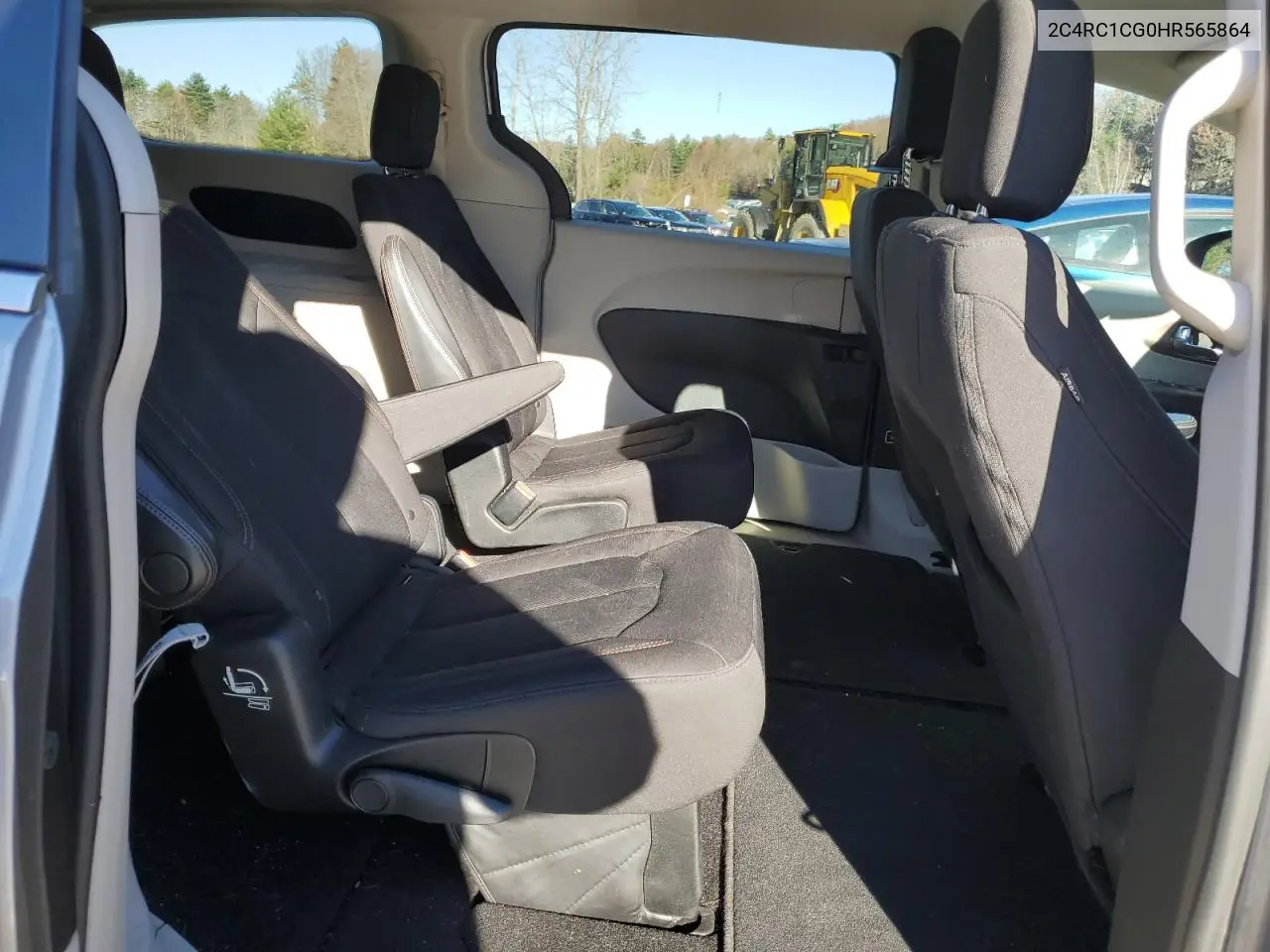 2C4RC1CG0HR565864 2017 Chrysler Pacifica Lx