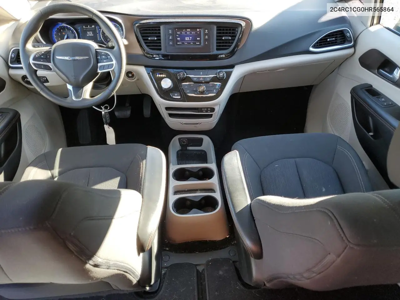 2C4RC1CG0HR565864 2017 Chrysler Pacifica Lx