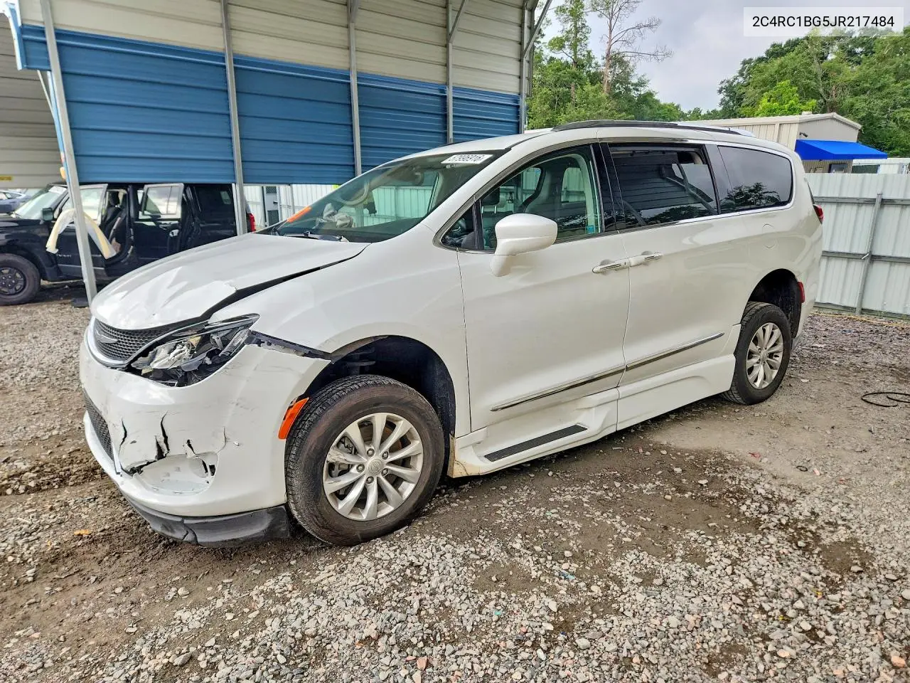 2018 Chrysler Pacifica Touring L VIN: 2C4RC1BG5JR217484 Lot: 57996916