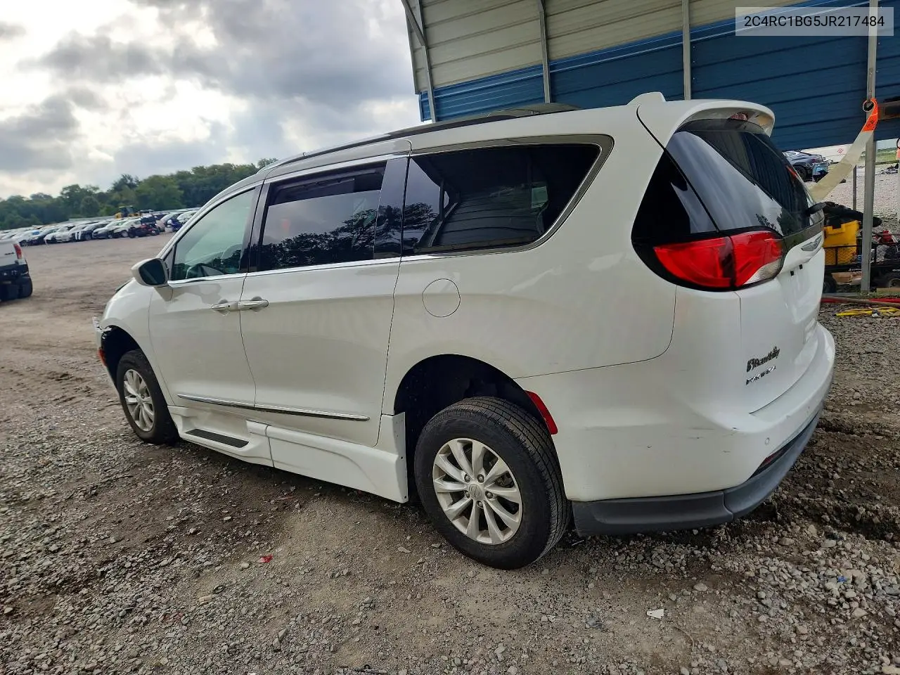 2018 Chrysler Pacifica Touring L VIN: 2C4RC1BG5JR217484 Lot: 57996916