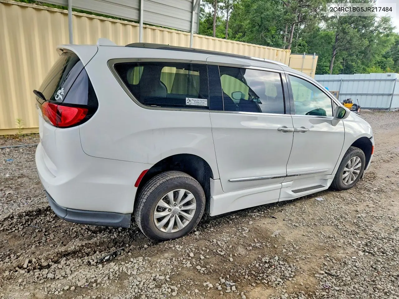 2018 Chrysler Pacifica Touring L VIN: 2C4RC1BG5JR217484 Lot: 57996916