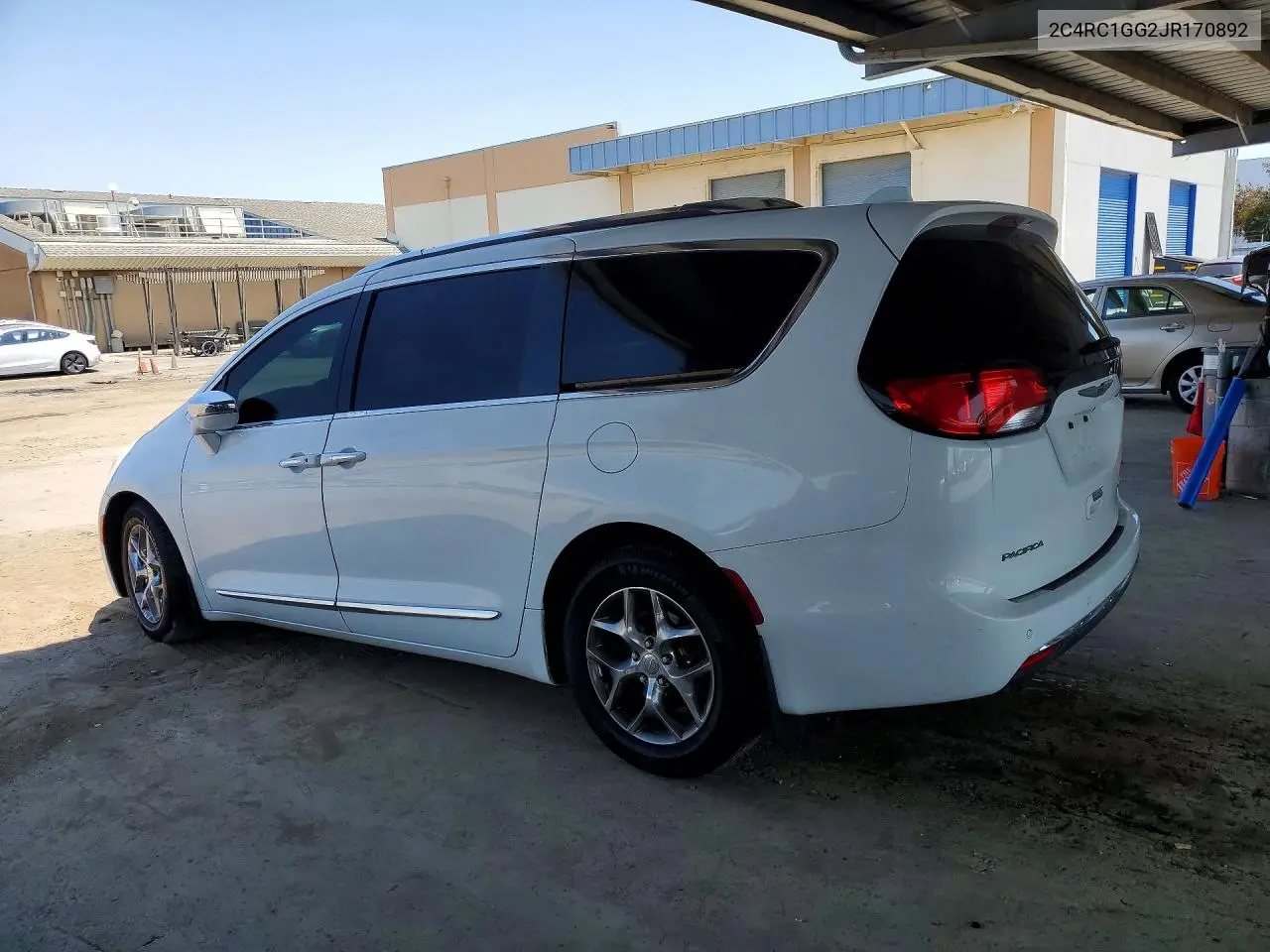 2018 Chrysler Pacifica Limited VIN: 2C4RC1GG2JR170892 Lot: 58117646