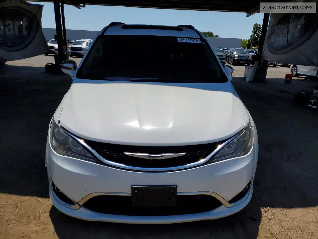 2018 Chrysler Pacifica Limited VIN: 2C4RC1GG2JR170892 Lot: 58117646