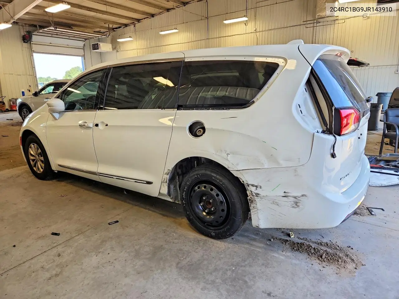 2018 Chrysler Pacifica Touring L VIN: 2C4RC1BG9JR143910 Lot: 60635016