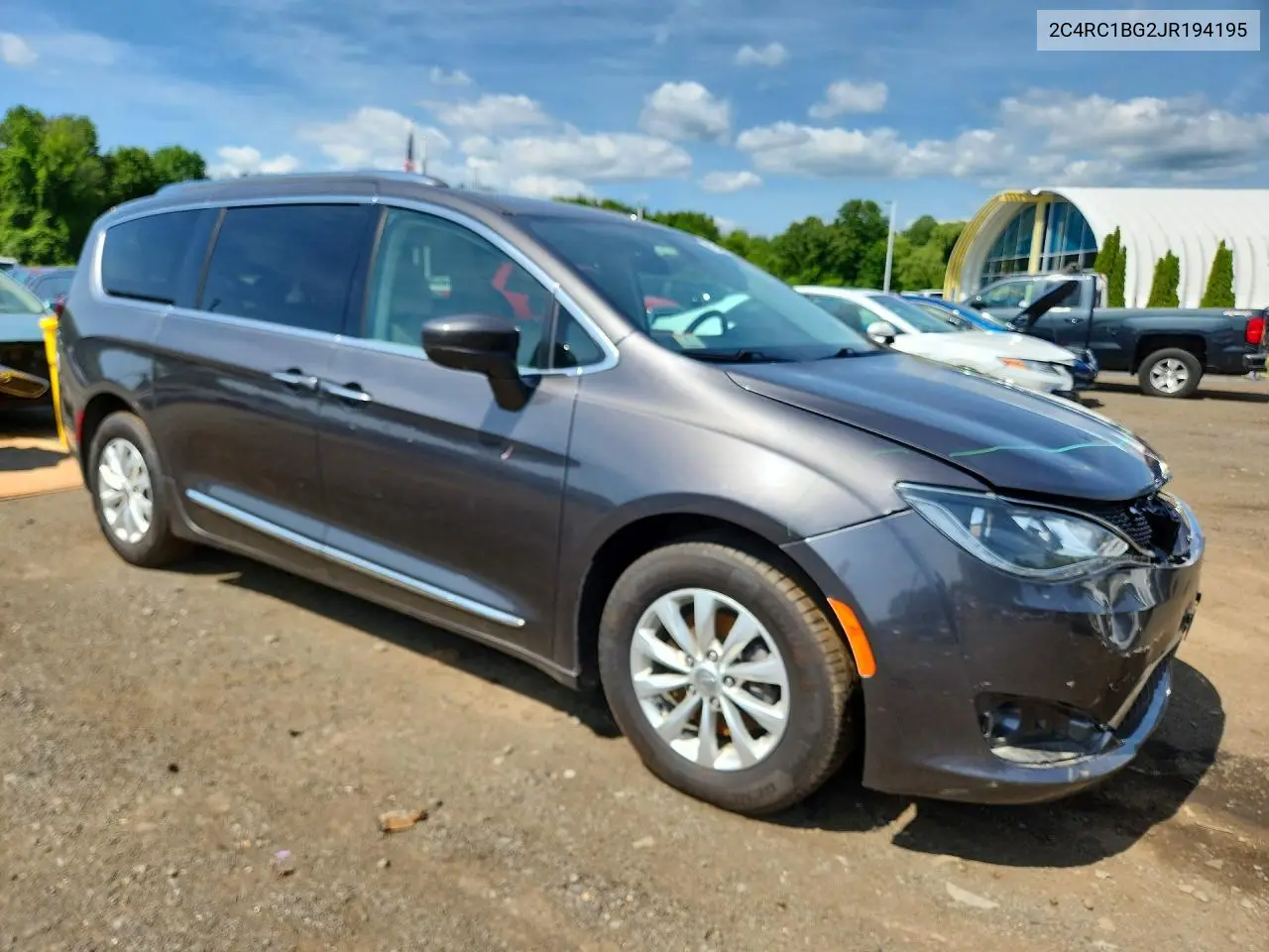 2018 Chrysler Pacifica Touring L VIN: 2C4RC1BG2JR194195 Lot: 61033666