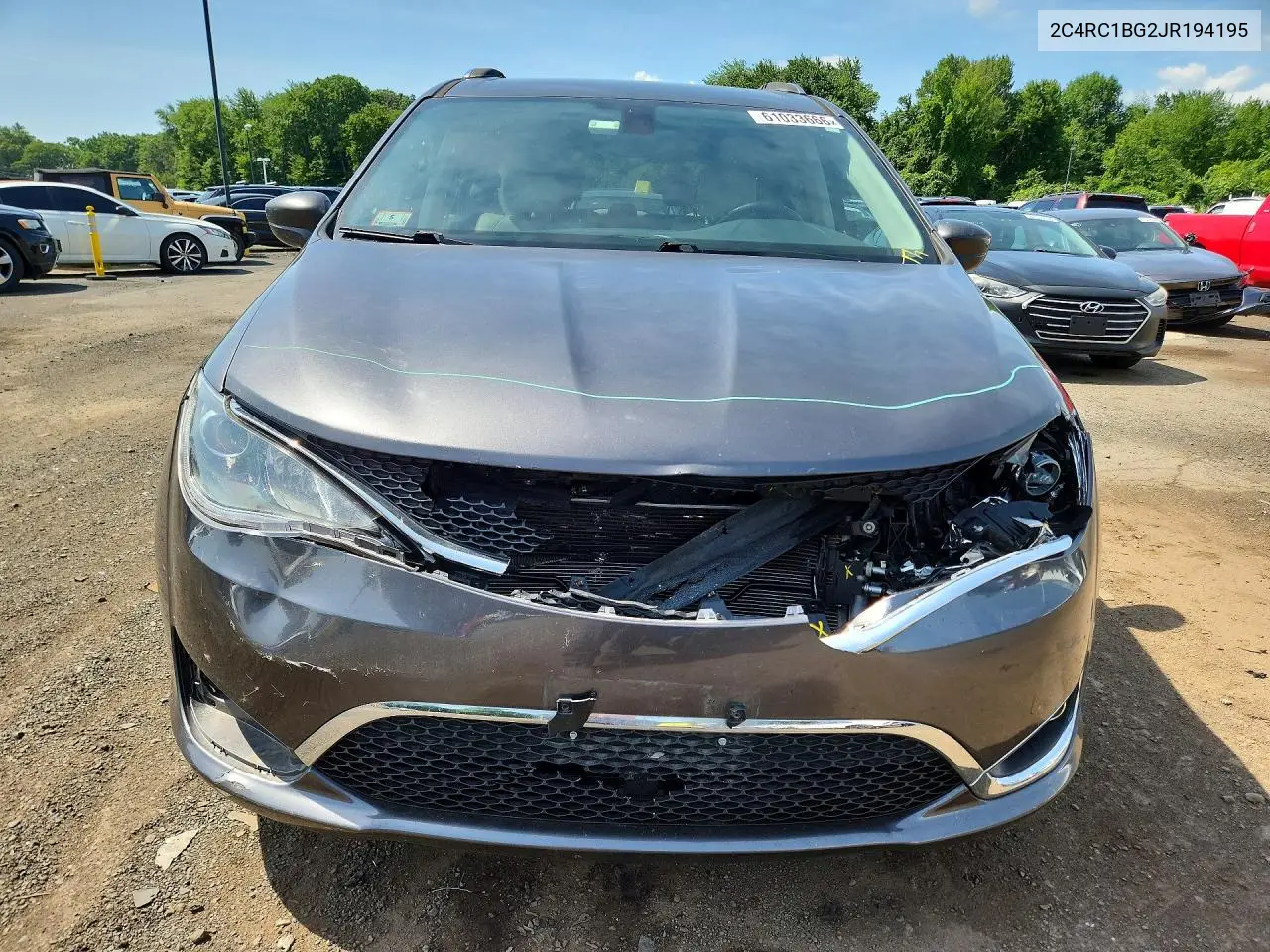 2018 Chrysler Pacifica Touring L VIN: 2C4RC1BG2JR194195 Lot: 61033666