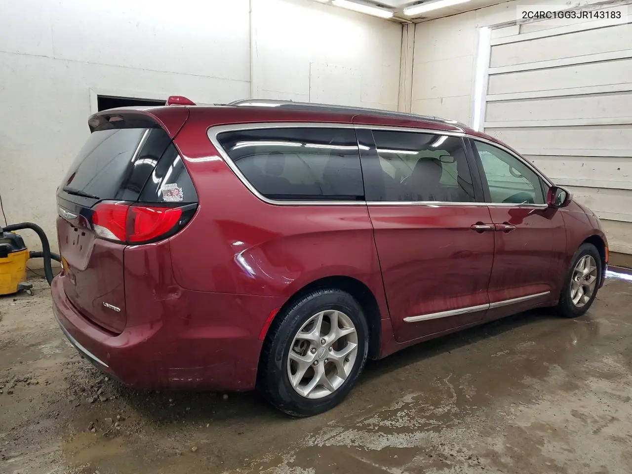 2018 Chrysler Pacifica Limited VIN: 2C4RC1GG3JR143183 Lot: 61404006