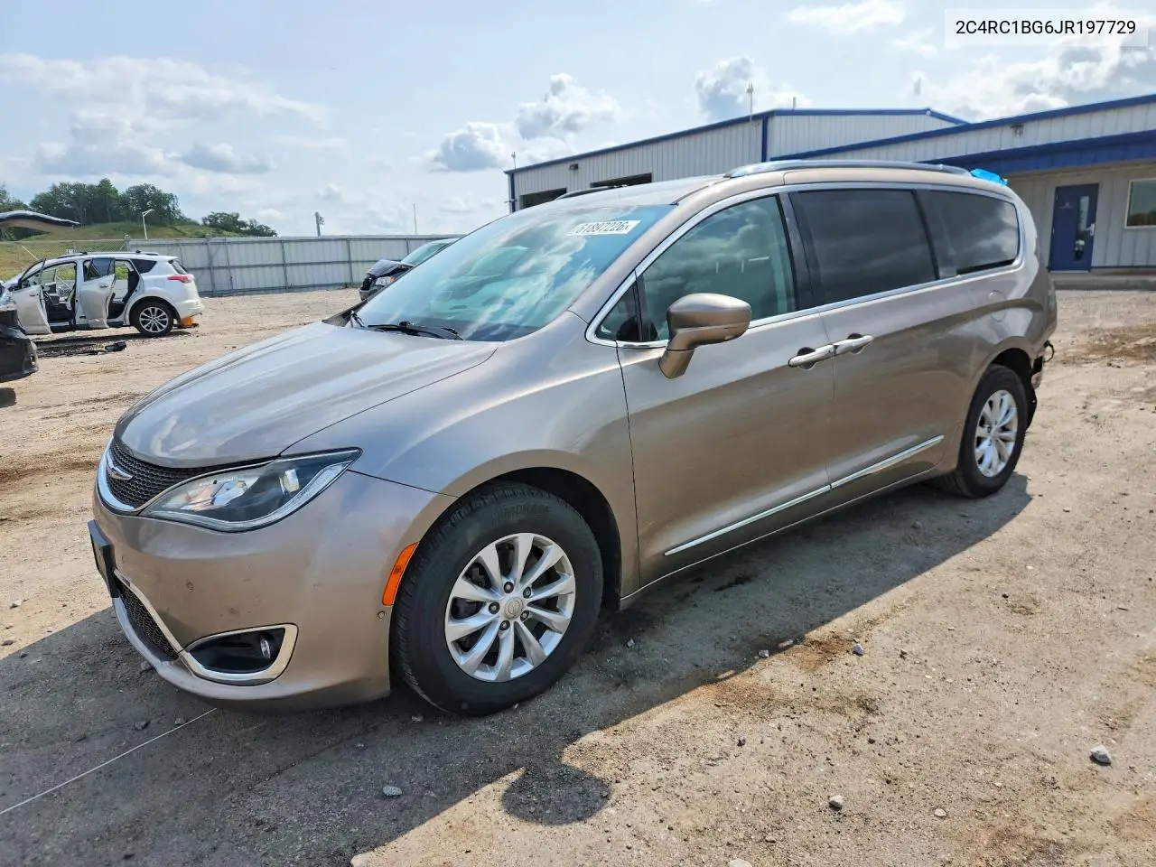 2018 Chrysler Pacifica Touring L VIN: 2C4RC1BG6JR197729 Lot: 61897226