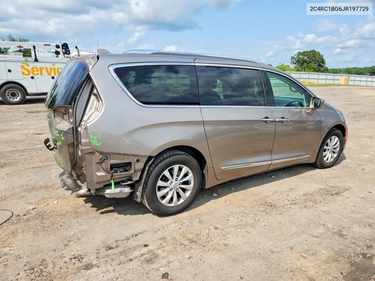 2018 Chrysler Pacifica Touring L VIN: 2C4RC1BG6JR197729 Lot: 61897226