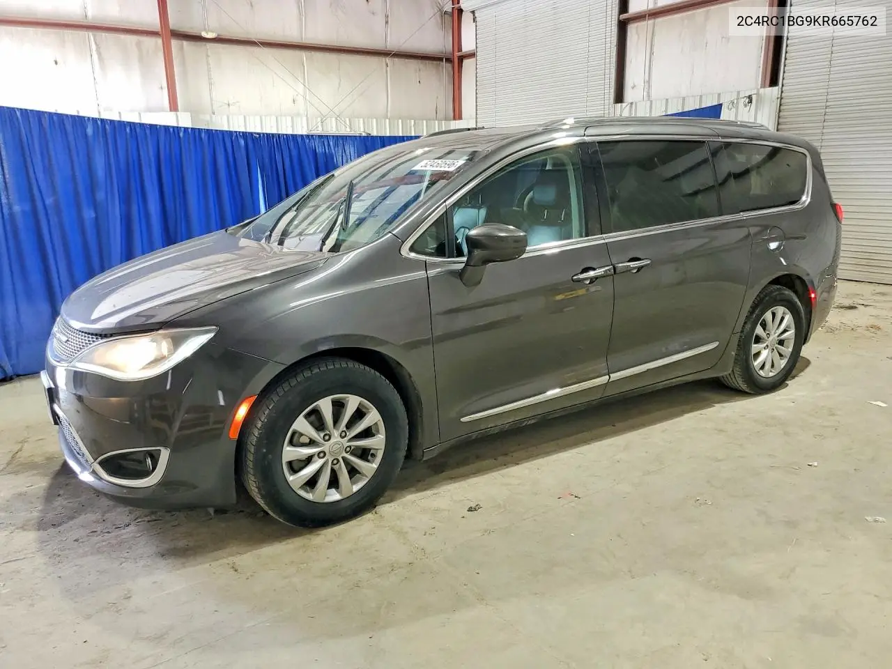 2019 Chrysler Pacifica Touring L VIN: 2C4RC1BG9KR665762 Lot: 52450596