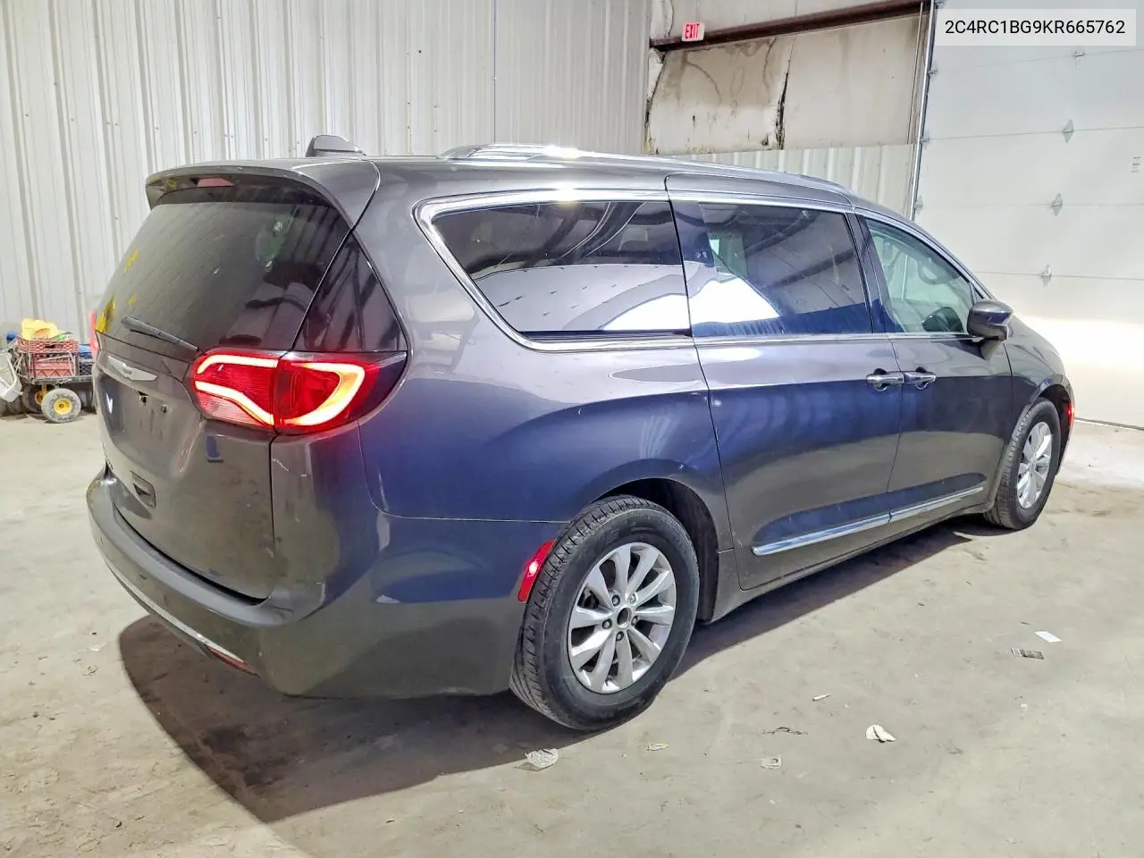 2019 Chrysler Pacifica Touring L VIN: 2C4RC1BG9KR665762 Lot: 52450596