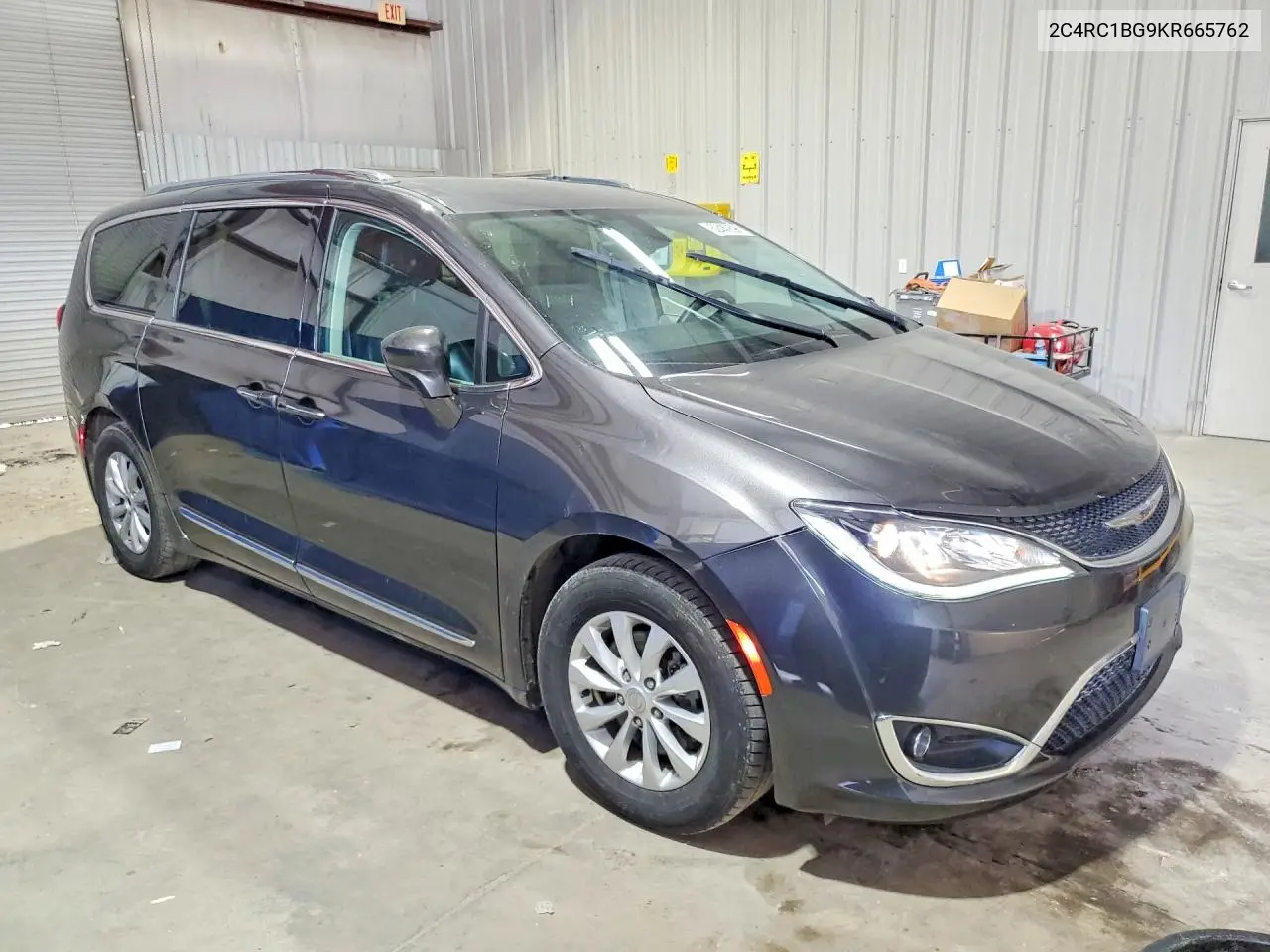 2019 Chrysler Pacifica Touring L VIN: 2C4RC1BG9KR665762 Lot: 52450596