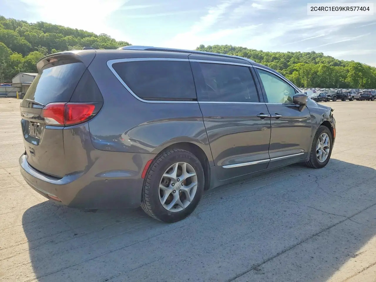 2019 Chrysler Pacifica Touring L Plus VIN: 2C4RC1EG9KR577404 Lot: 55557006