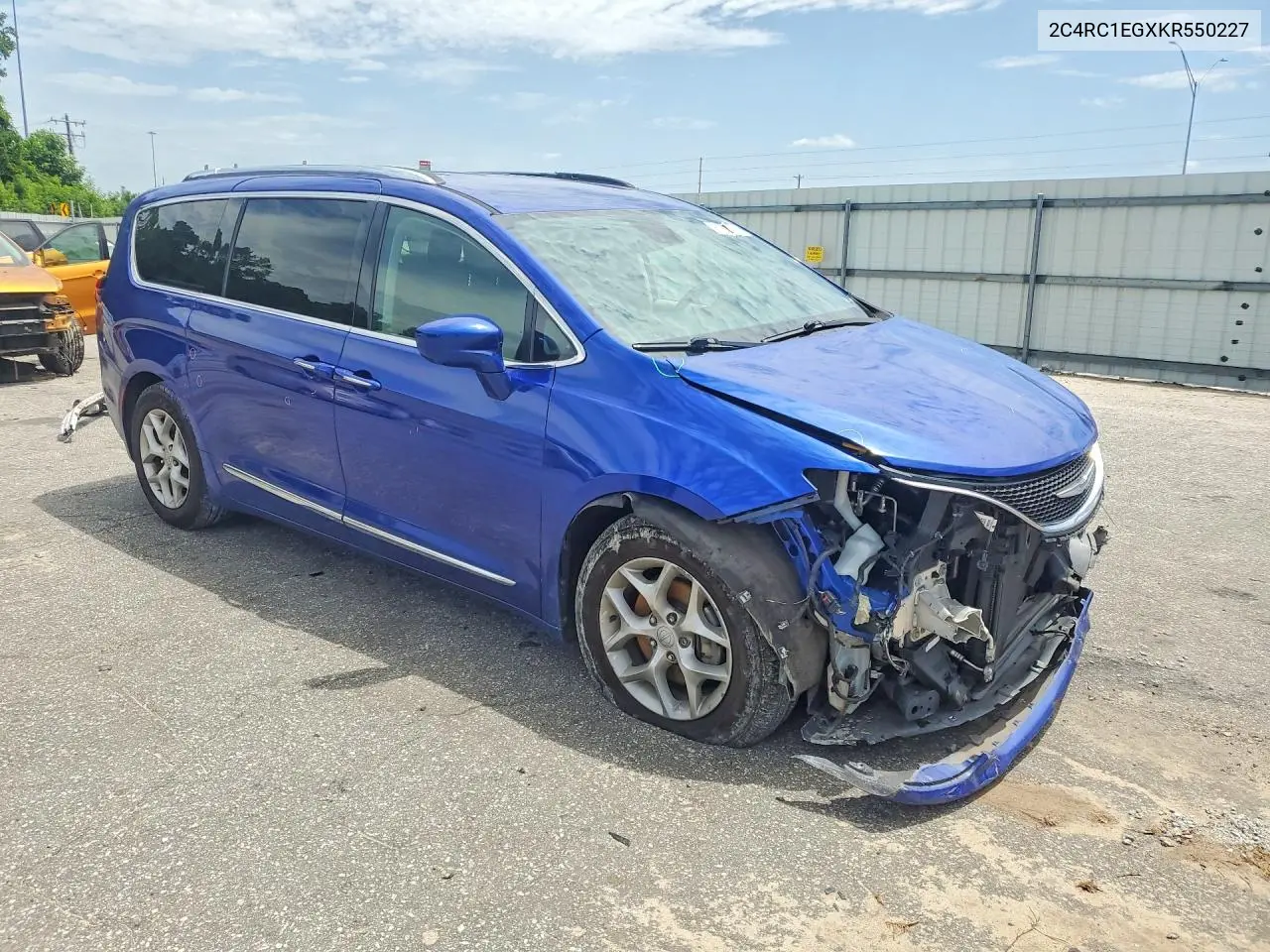 2019 Chrysler Pacifica Touring L Plus VIN: 2C4RC1EGXKR550227 Lot: 61332036