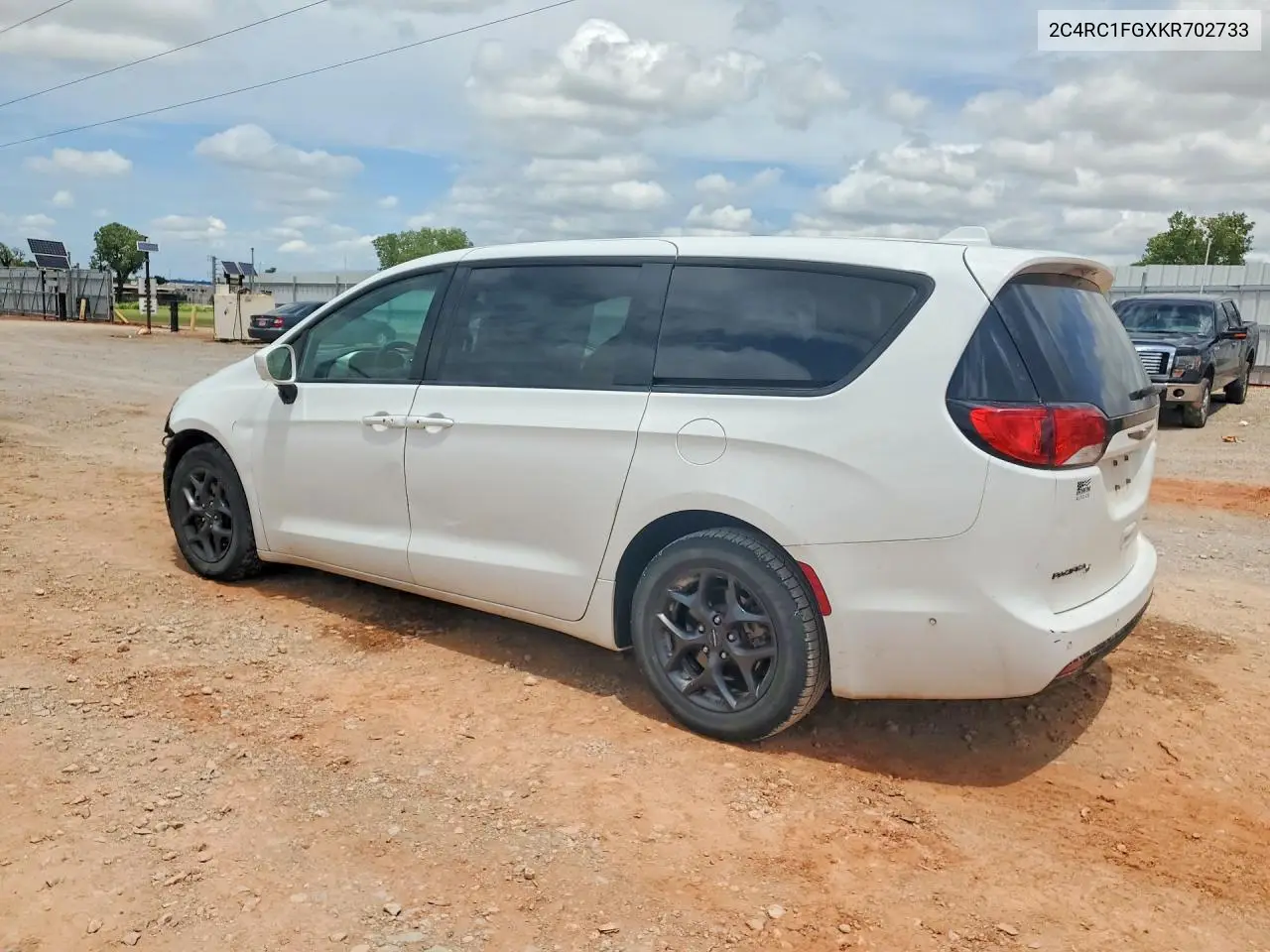 2019 Chrysler Pacifica Touring Plus VIN: 2C4RC1FGXKR702733 Lot: 61687516