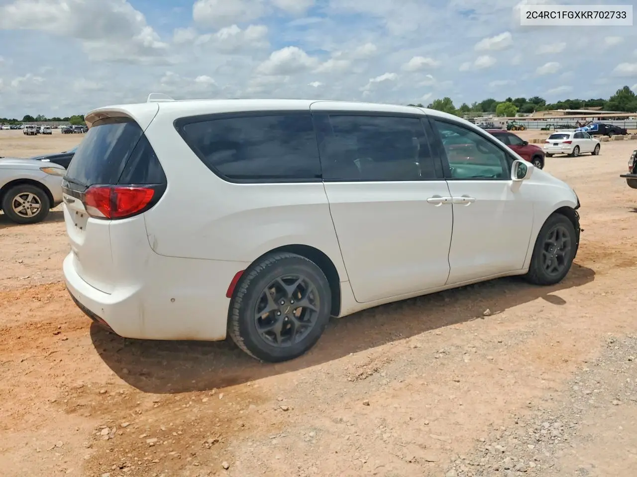 2019 Chrysler Pacifica Touring Plus VIN: 2C4RC1FGXKR702733 Lot: 61687516