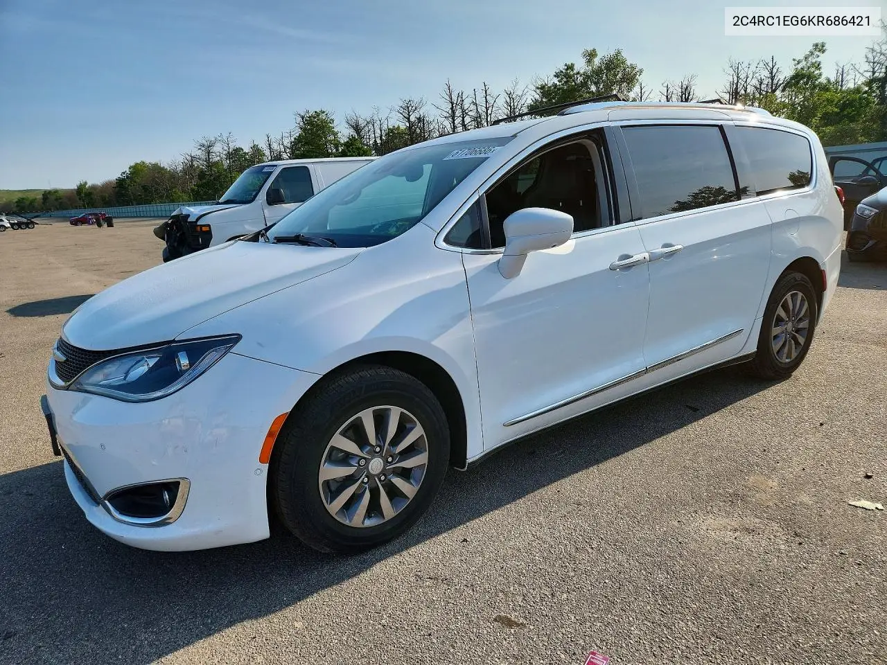 2019 Chrysler Pacifica Touring L Plus VIN: 2C4RC1EG6KR686421 Lot: 61706686