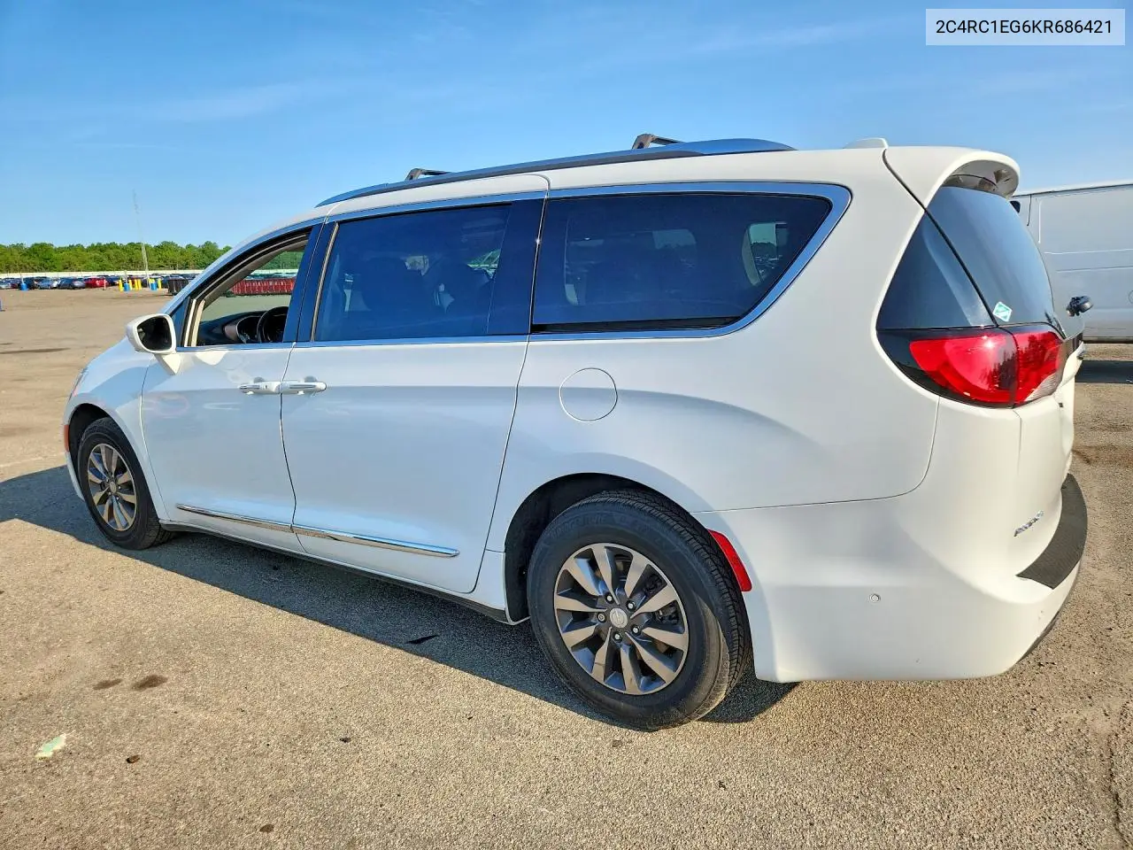 2019 Chrysler Pacifica Touring L Plus VIN: 2C4RC1EG6KR686421 Lot: 61706686