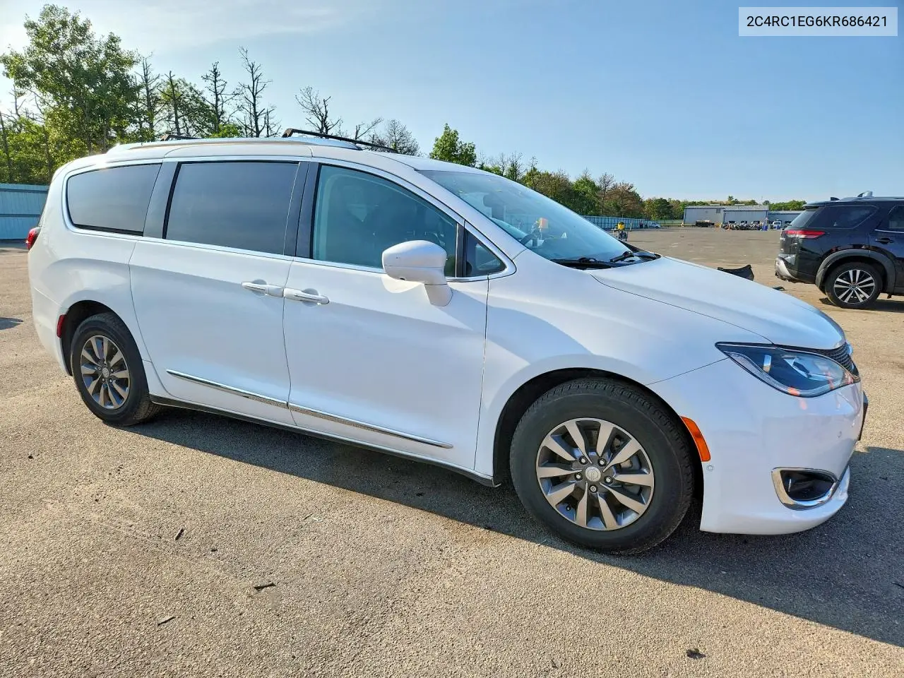 2019 Chrysler Pacifica Touring L Plus VIN: 2C4RC1EG6KR686421 Lot: 61706686
