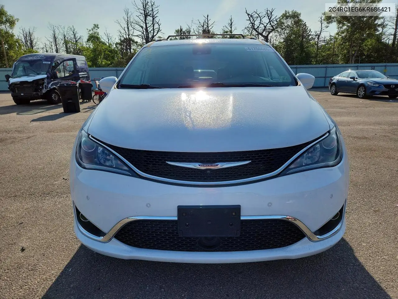 2019 Chrysler Pacifica Touring L Plus VIN: 2C4RC1EG6KR686421 Lot: 61706686
