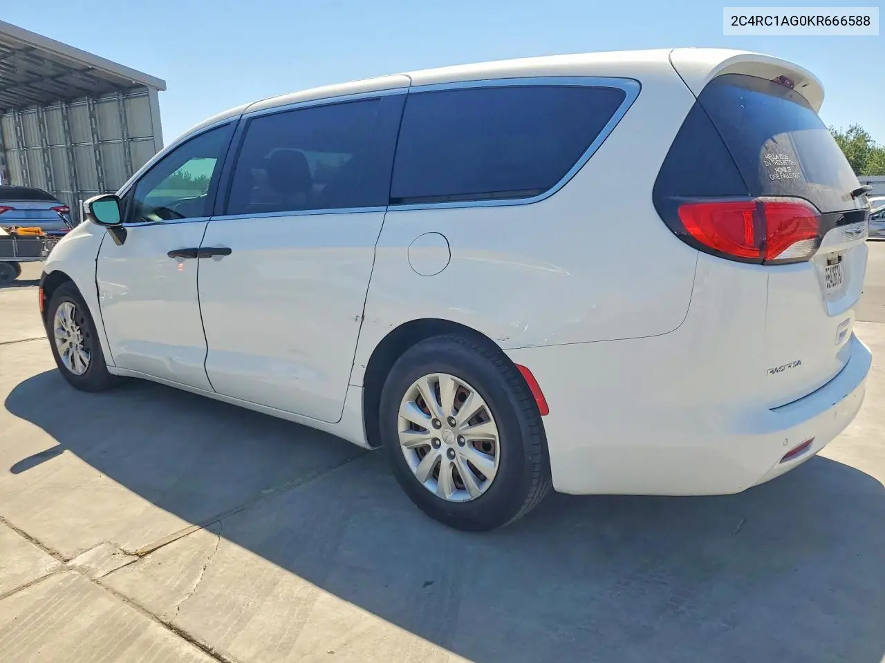 2019 Chrysler Pacifica L VIN: 2C4RC1AG0KR666588 Lot: 61850416
