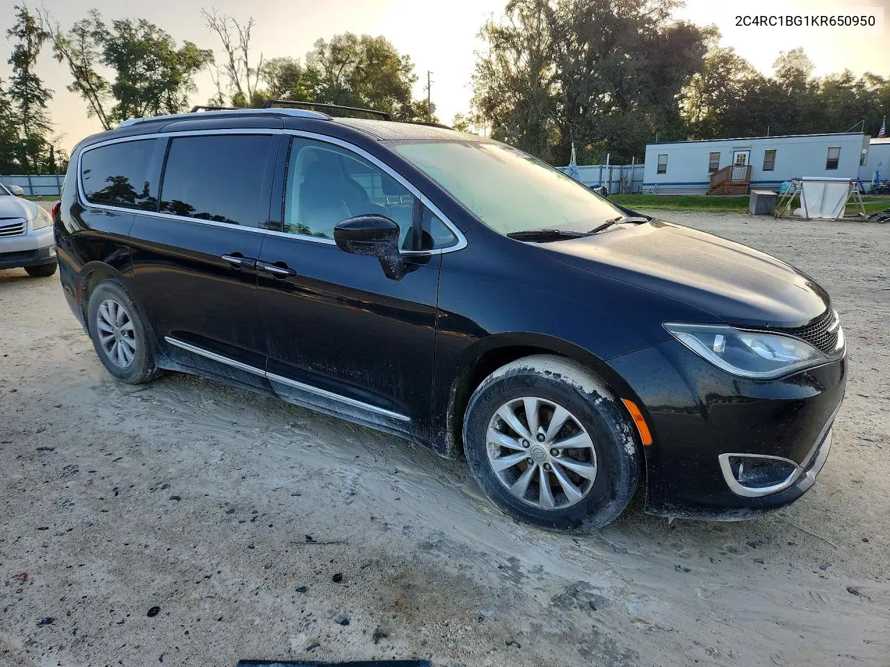 2019 Chrysler Pacifica Touring L VIN: 2C4RC1BG1KR650950 Lot: 62064016