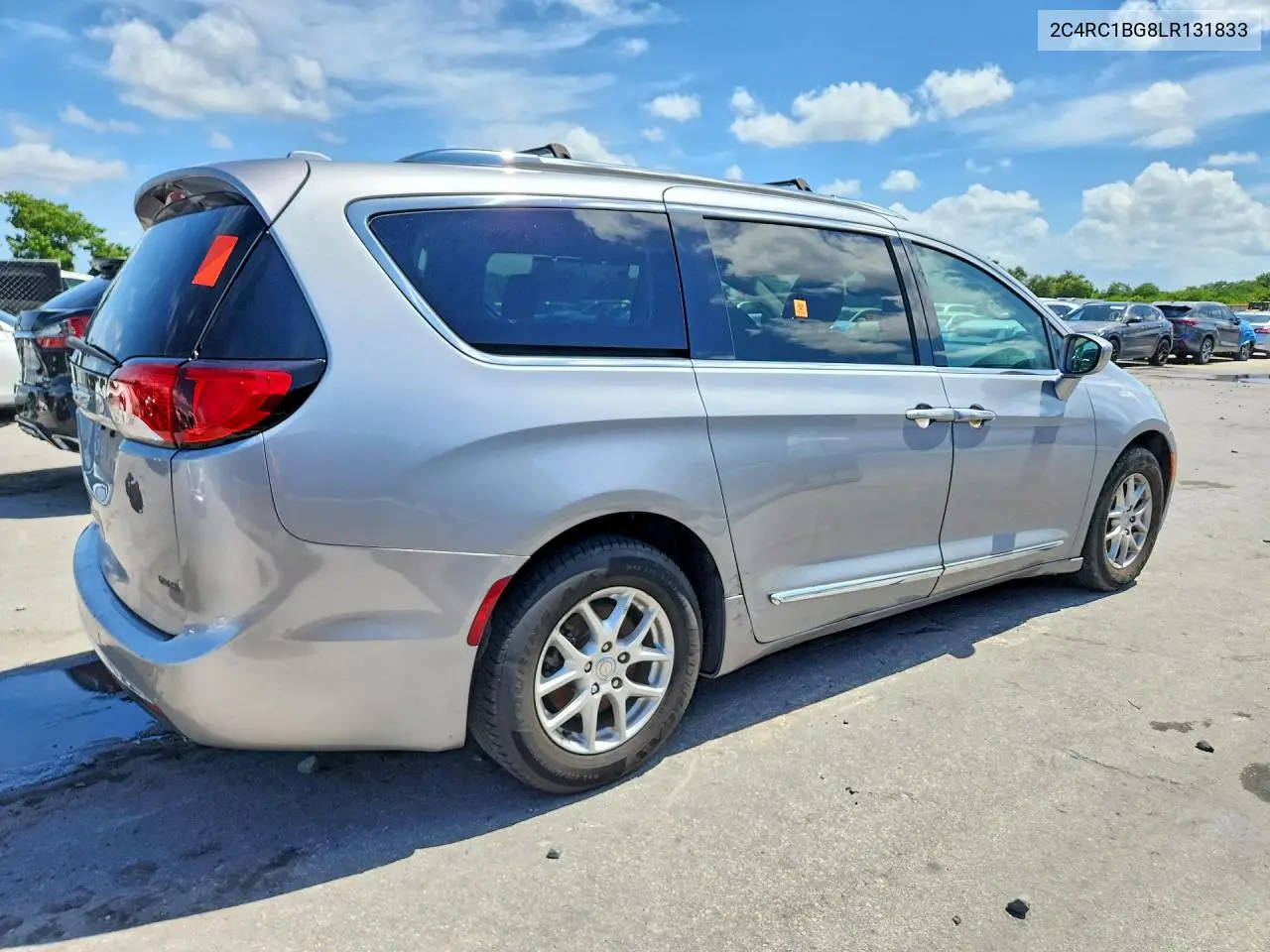 2020 Chrysler Pacifica Touring L VIN: 2C4RC1BG8LR131833 Lot: 61817256