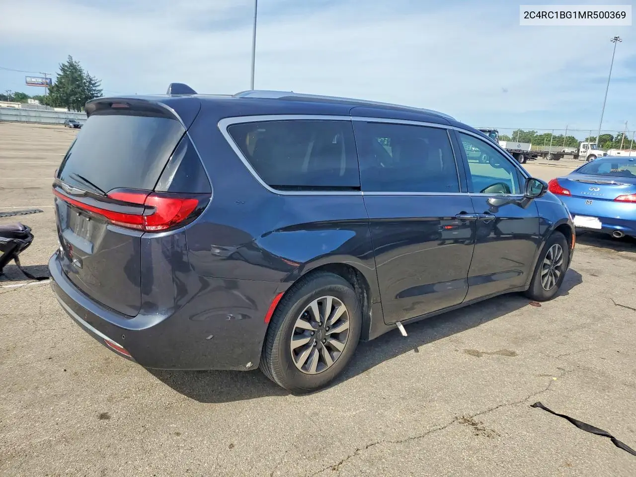 2021 Chrysler Pacifica Touring L VIN: 2C4RC1BG1MR500369 Lot: 57496626