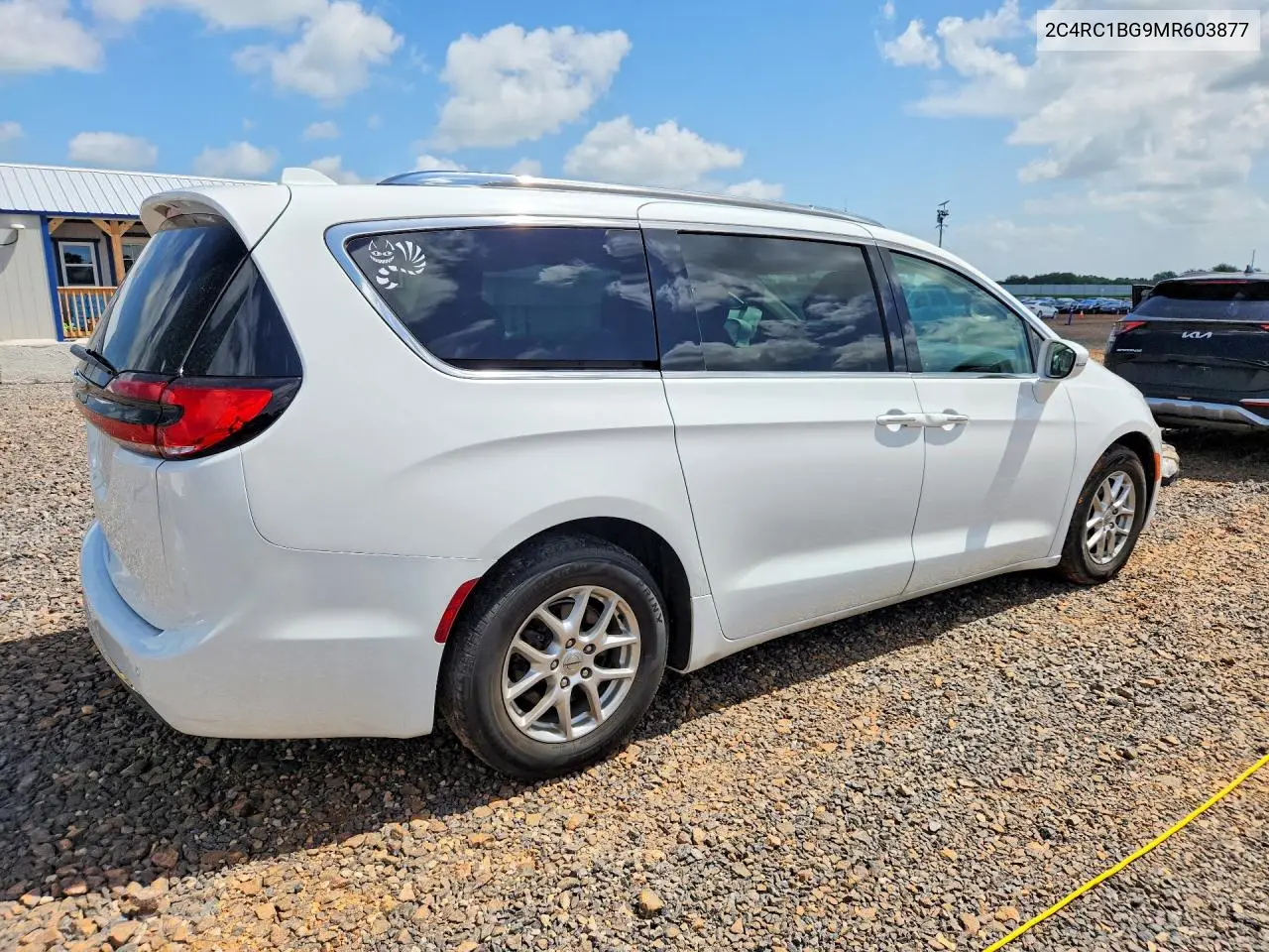 2021 Chrysler Pacifica Touring L VIN: 2C4RC1BG9MR603877 Lot: 61085386