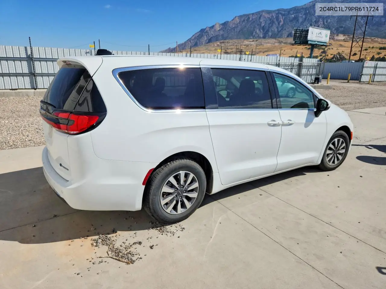 2023 Chrysler Pacifica Hybrid Touring L VIN: 2C4RC1L79PR611724 Lot: 61169416