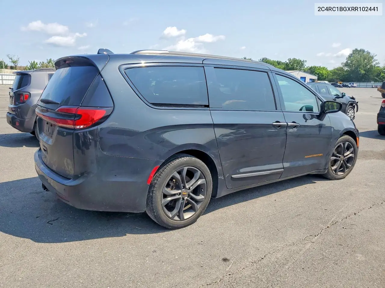 2024 Chrysler Pacifica Touring L VIN: 2C4RC1BGXRR102441 Lot: 61929156