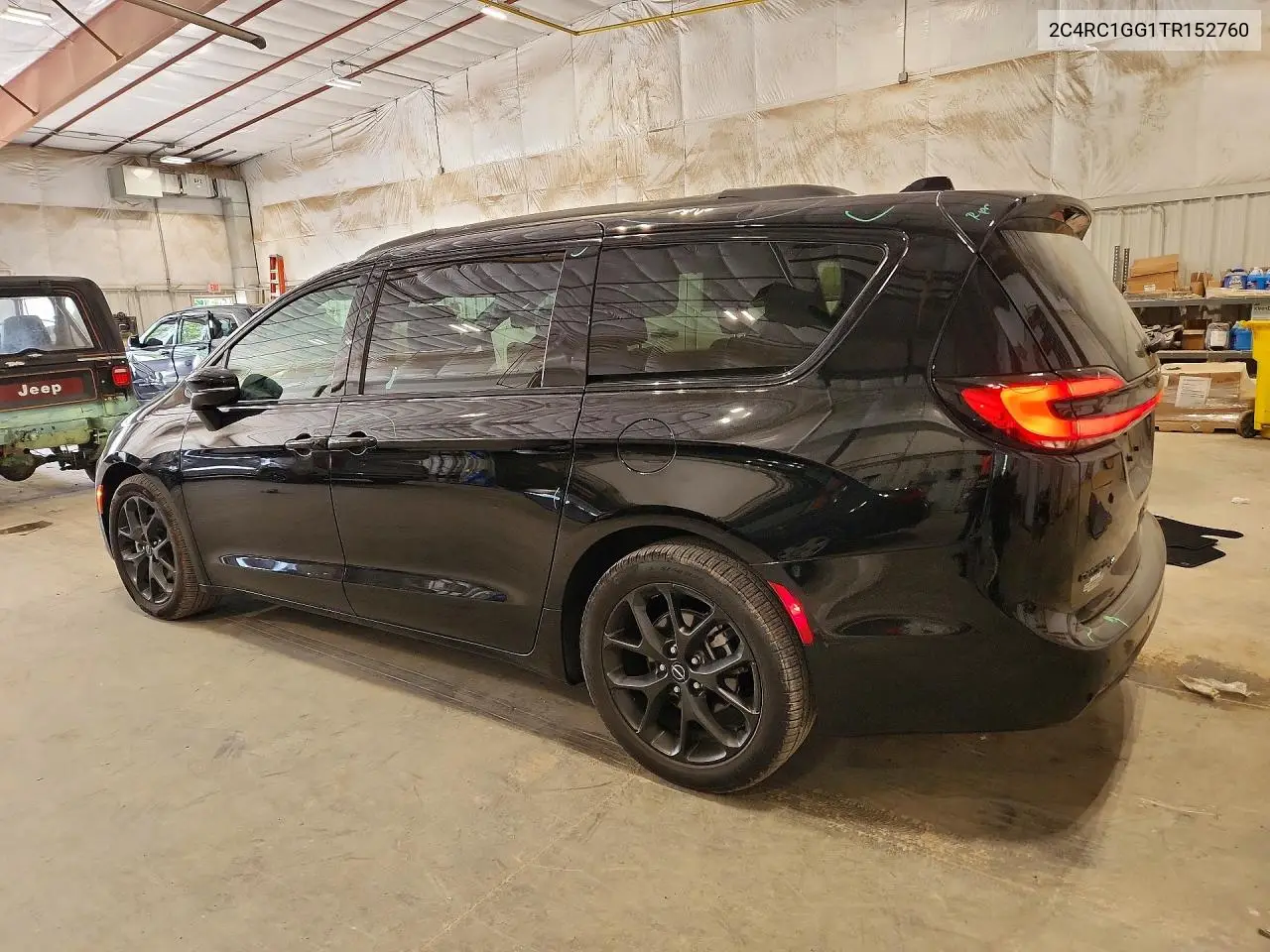 2026 Chrysler Pacifica Limited VIN: 2C4RC1GG1TR152760 Lot: 61894366