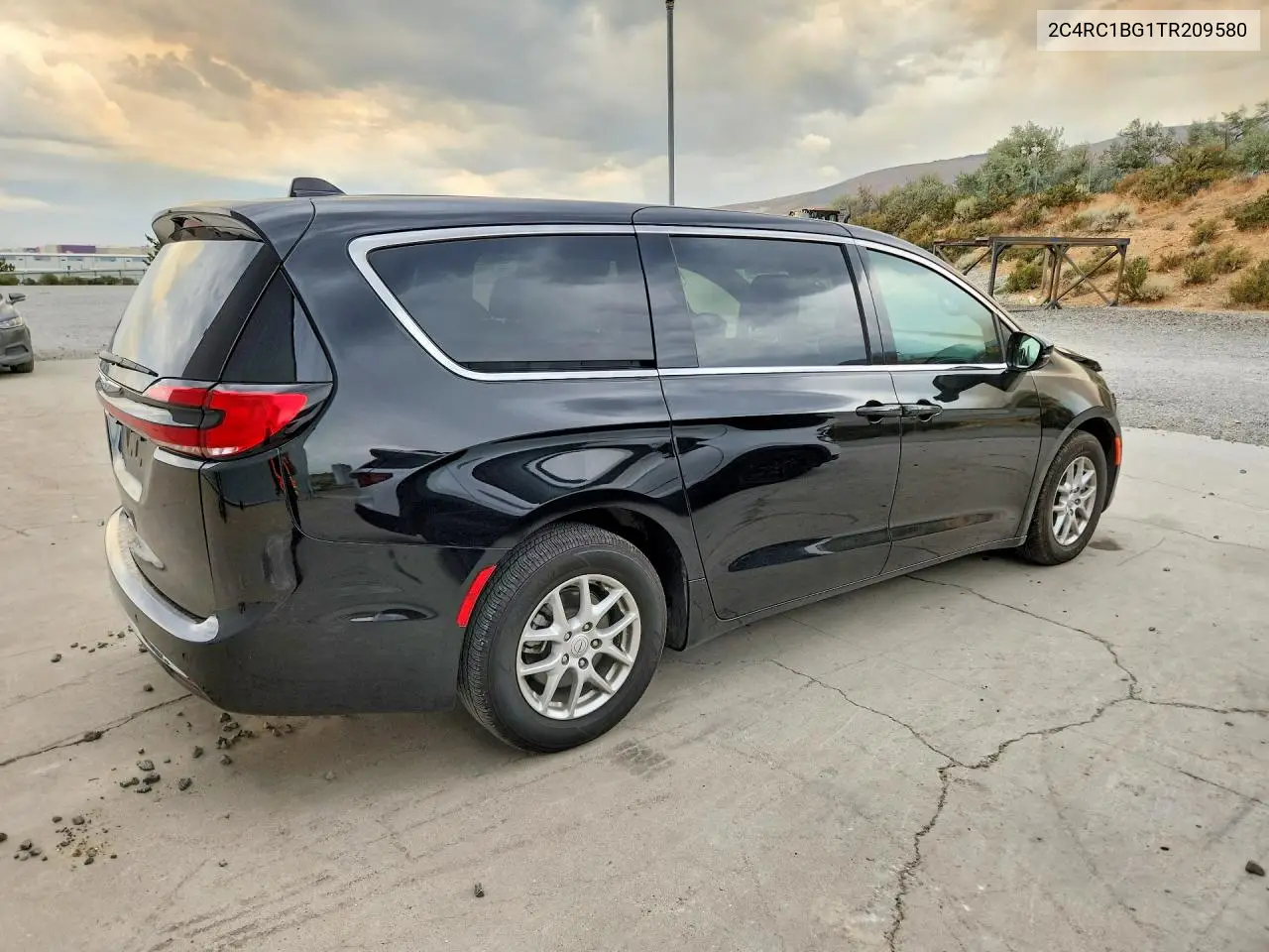 2026 Chrysler Pacifica Select VIN: 2C4RC1BG1TR209580 Lot: 61926186