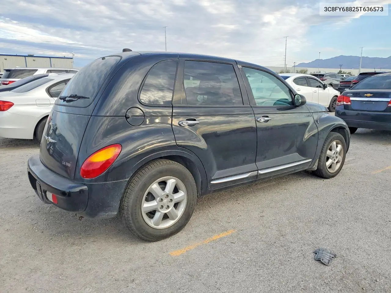 2005 Chrysler Pt Cruiser Limited VIN: 3C8FY68825T636573 Lot: 61048206