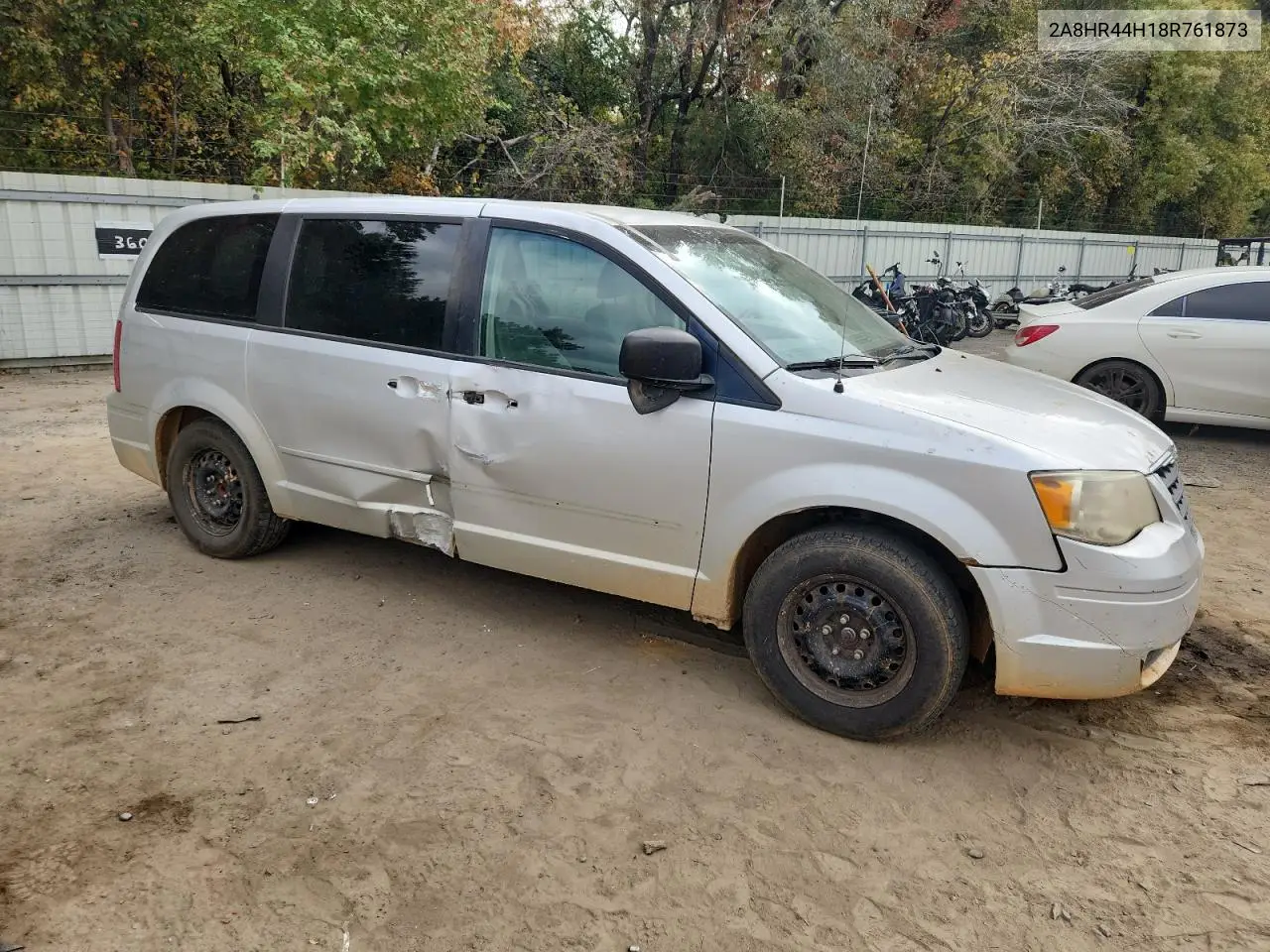 2A8HR44H18R761873 2008 Chrysler Town & Country Lx