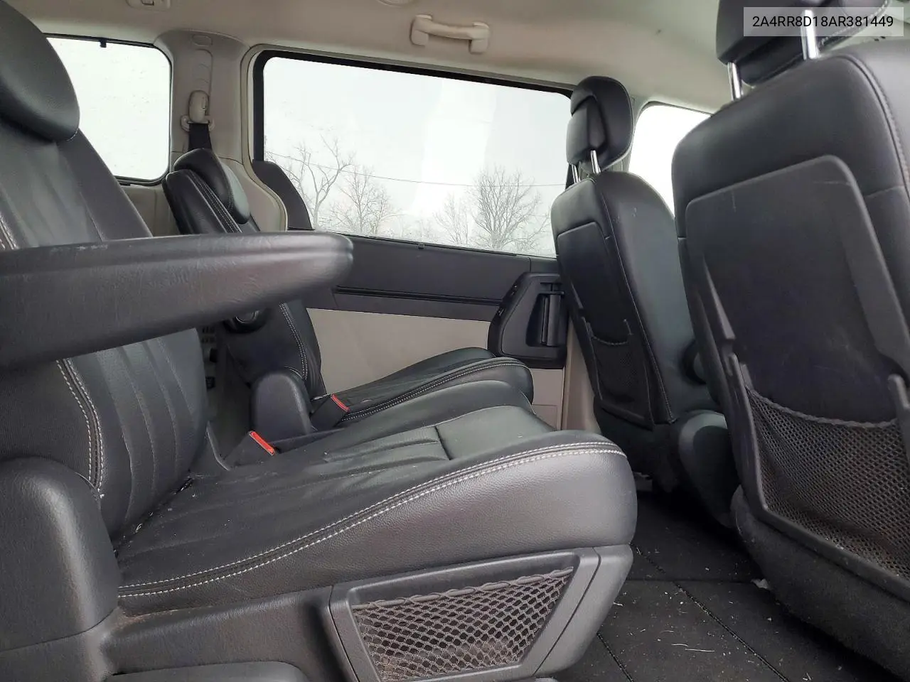 2010 Chrysler Town & Country Touring Plus VIN: 2A4RR8D18AR381449 Lot: 74471035