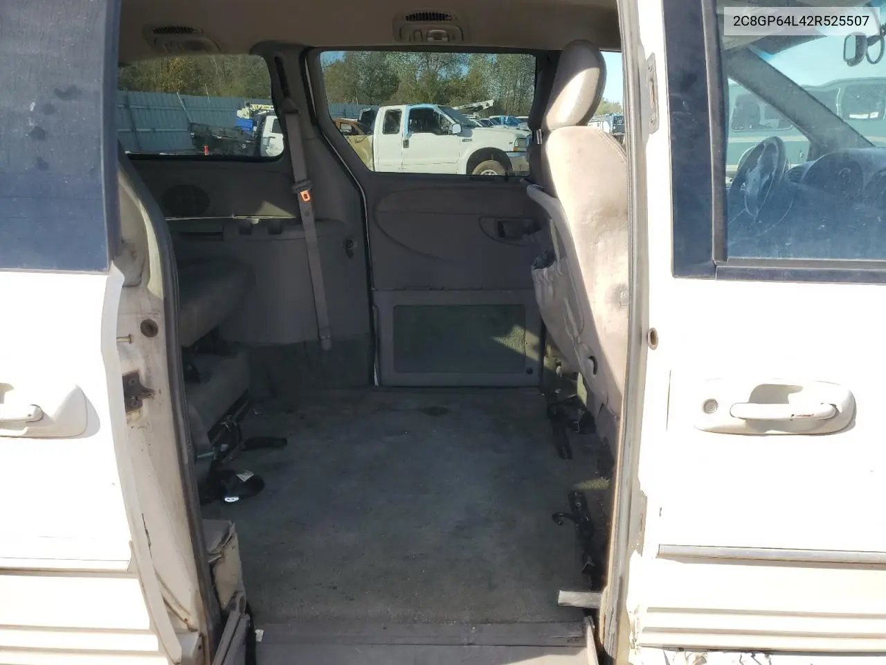 2C8GP64L42R525507 2002 Chrysler Town & Country Limited