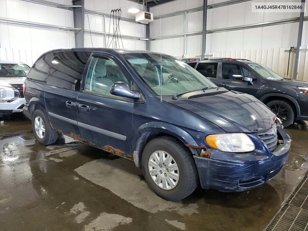 2007 Chrysler Town & Country Lx VIN: 1A4GJ45R47B162846 Lot: 61714356