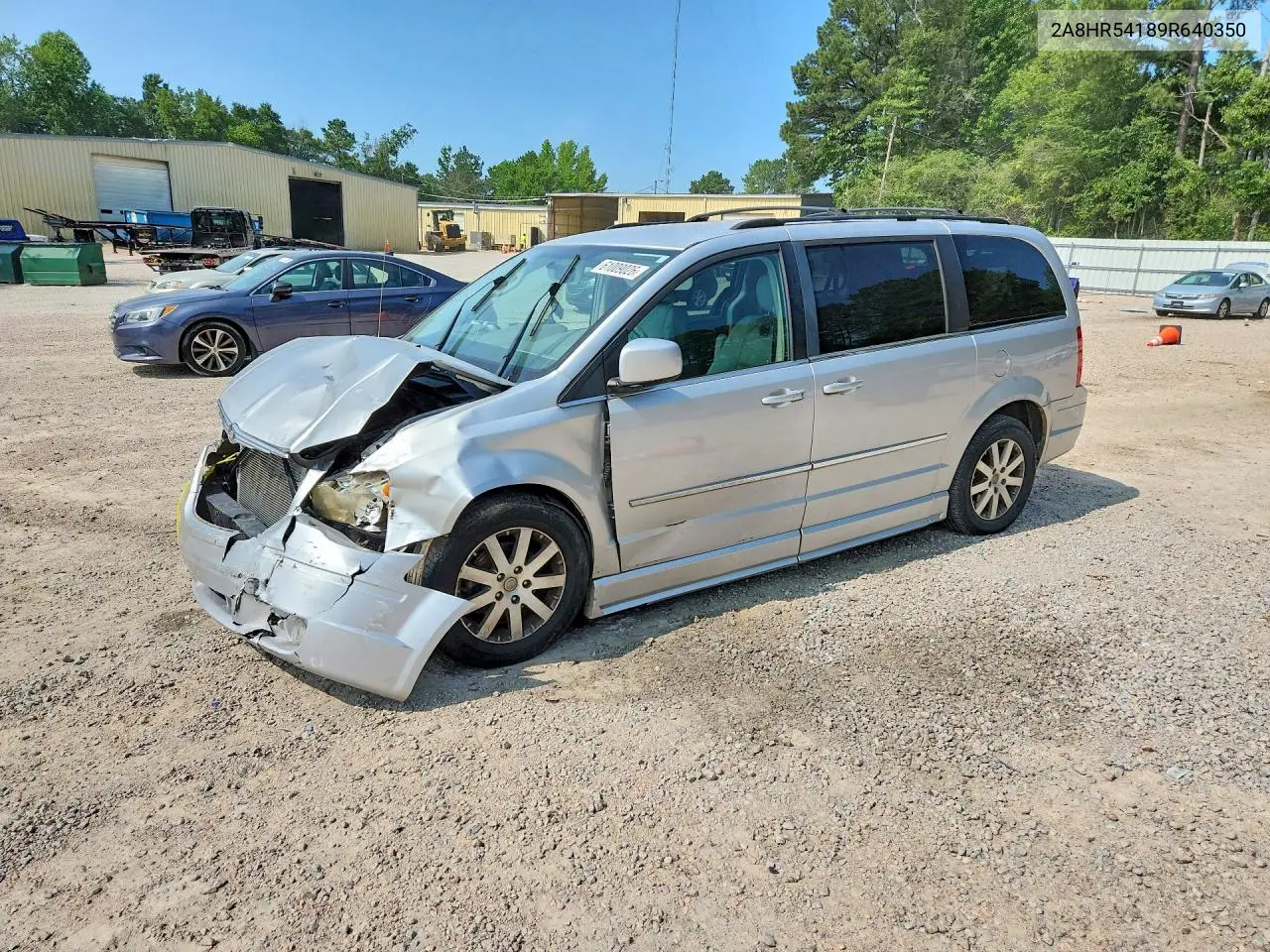 2009 Chrysler Town & Country Touring VIN: 2A8HR54189R640350 Lot: 61009026