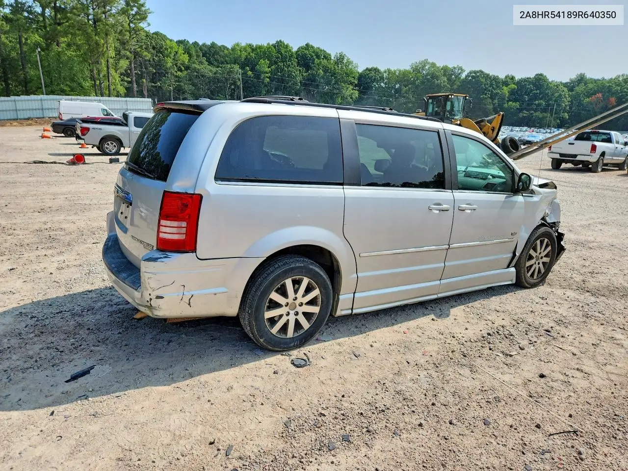 2009 Chrysler Town & Country Touring VIN: 2A8HR54189R640350 Lot: 61009026
