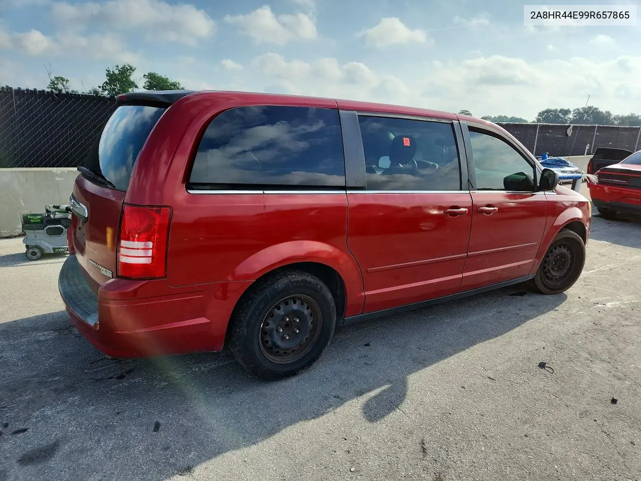 2009 Chrysler Town & Country Lx VIN: 2A8HR44E99R657865 Lot: 61752636